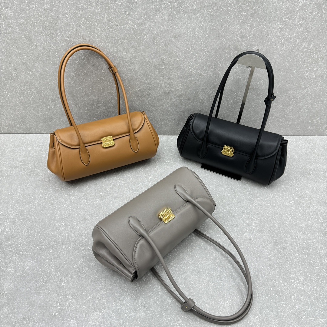 Miu Miu Product _dpyqfP3ooOvL8PA7rGkVrrFy41uyNSVkGiCblmg