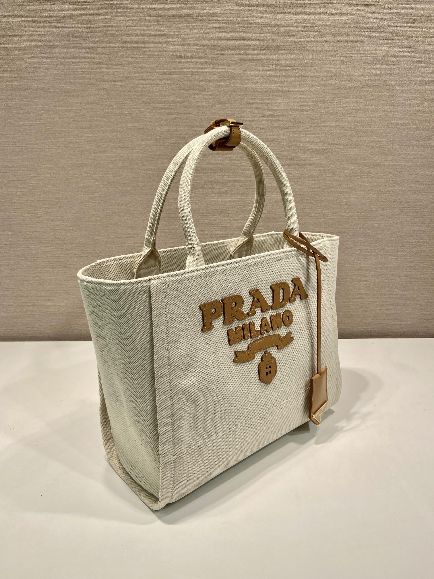 [Prada Women