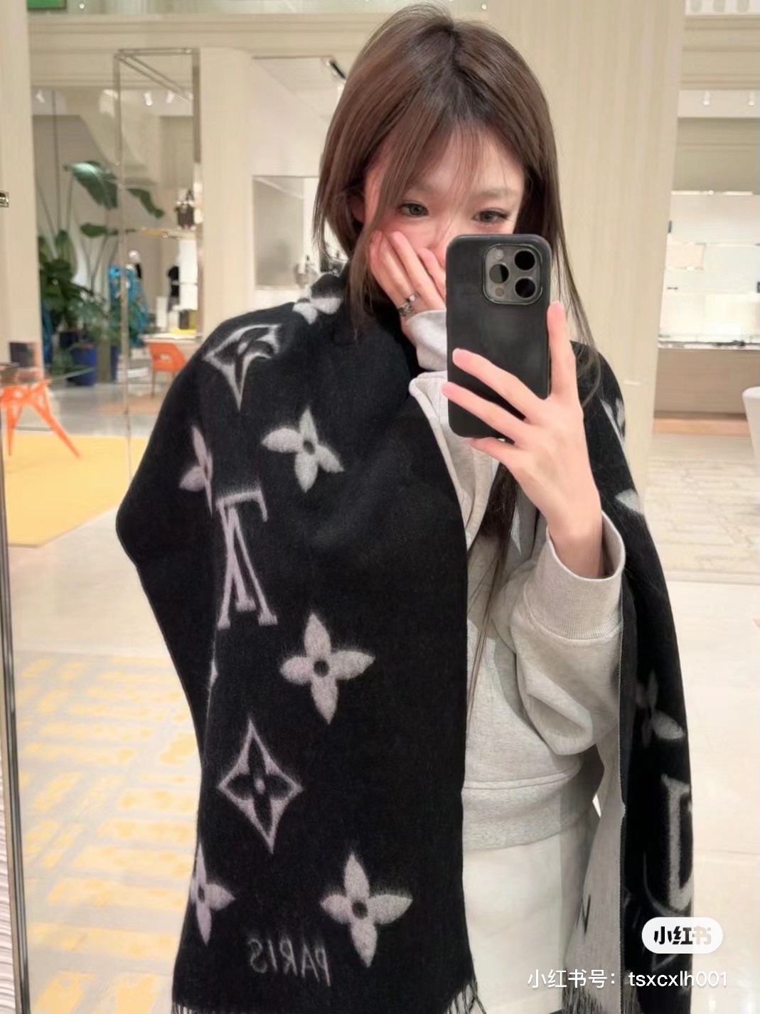 Louis Vuitton Sale
 Scarf