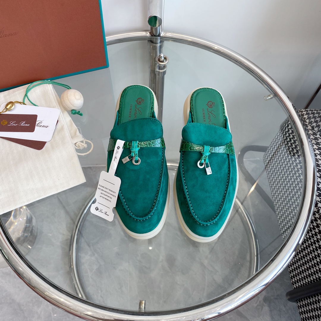 NO:543829,High-version ||Nuoyou Pianya LP classic ace Muller slippers/loafers [purchase quality] A pair of loafers that can travel thousands of miles a day no longer need to use logos to prove quality and value~ It naturally reveals a high-end and comfortable atmosphere~ Simple and casual, non-floating, low-key and luxurious, the most comfortable material to wear~ Better to yourself~ Exclusive original version of the upper 1:1 customized Yangjing/Female velvet [pure hand-sewn mark line] Inner water dye mixed-bred sheepskin footbed water dye calfskin Exclusive original version 1:1 customized rubber beef tendon outsole Different from market currency ~ High quality is absolutely different size35-40 (34/41/42 Customized without return or exchange), loafer semi-travel, loro piano, loafers, slippers, cowhide, sheepskin, sheep19860909高版本 ||诺悠翩雅LP经典王牌穆勒拖鞋/乐福鞋【代购品质】 一双可以日行万里的乐福鞋～早已不需用logo来证明品质和价值～ 自然而然的透露着 高级而舒适的气息～ 简单随性、不浮不躁、低调奢华、穿最舒服的材质～对自己更好一点儿～ 鞋面独家原版1:1定制羊京/胎牛绒【纯手工缝马克线】 内里水染混种羊皮 垫脚水染小牛皮 大底独家原版1:1定制橡胶牛筋大底 区别市场通货～高品质绝对完全不一样 size35-40（34/41/42订做不退换）,乐福鞋半拖,loro piana,loafers,slippers,cowhide,sheepskin,sheep,Women's Shoes