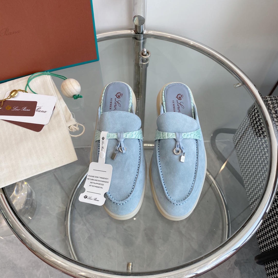 NO:543832,High-version ||Nuoyou Pianya LP classic ace Muller slippers/loafers [purchase quality] A pair of loafers that can travel thousands of miles a day no longer need to use logos to prove quality and value~ It naturally reveals a high-end and comfortable atmosphere~ Simple and casual, non-floating, low-key and luxurious, the most comfortable material to wear~ Better to yourself~ Exclusive original version of the upper 1:1 customized Yangjing/Female velvet [pure hand-sewn mark line] Inner water dye mixed-bred sheepskin footbed water dye calfskin Exclusive original version 1:1 customized rubber beef tendon outsole Different from market currency ~ High quality is absolutely different size35-40 (34/41/42 Customized without return or exchange), loafer semi-travel, loro piano, loafers, slippers, cowhide, sheepskin, sheep19860909高版本 ||诺悠翩雅LP经典王牌穆勒拖鞋/乐福鞋【代购品质】 一双可以日行万里的乐福鞋～早已不需用logo来证明品质和价值～ 自然而然的透露着 高级而舒适的气息～ 简单随性、不浮不躁、低调奢华、穿最舒服的材质～对自己更好一点儿～ 鞋面独家原版1:1定制羊京/胎牛绒【纯手工缝马克线】 内里水染混种羊皮 垫脚水染小牛皮 大底独家原版1:1定制橡胶牛筋大底 区别市场通货～高品质绝对完全不一样 size35-40（34/41/42订做不退换）,乐福鞋半拖,loro piana,loafers,slippers,cowhide,sheepskin,sheep,Women's Shoes