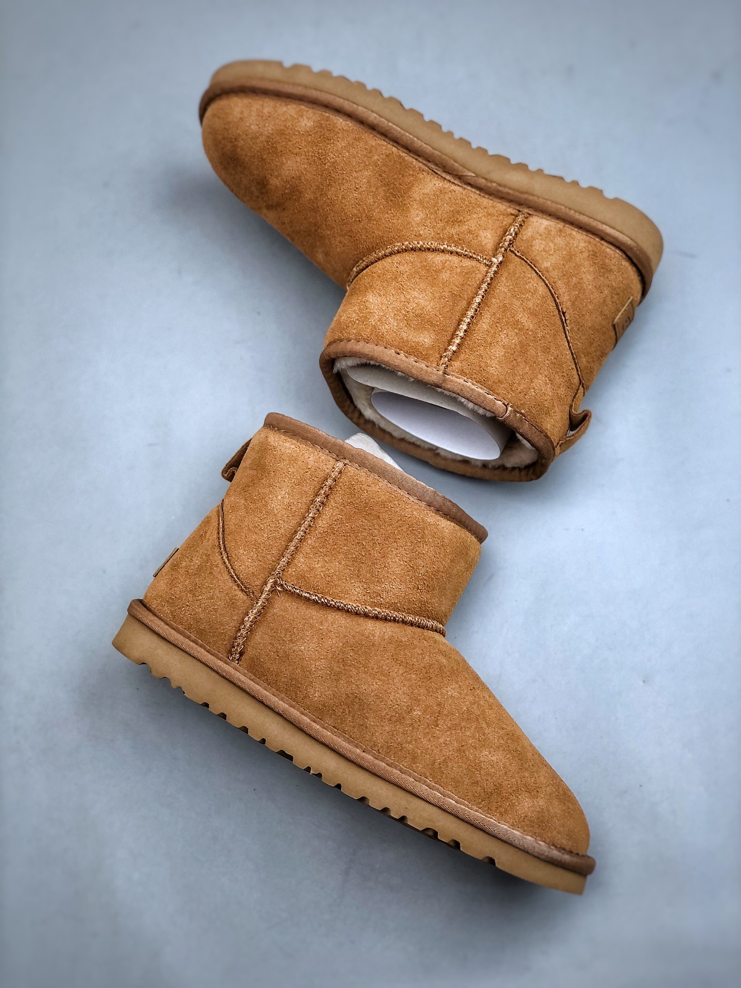 新货UGG CLASSIC MINI 官方经典款 羊皮毛一体高品质 15MM外跟+2CM内增高 短筒雪地靴