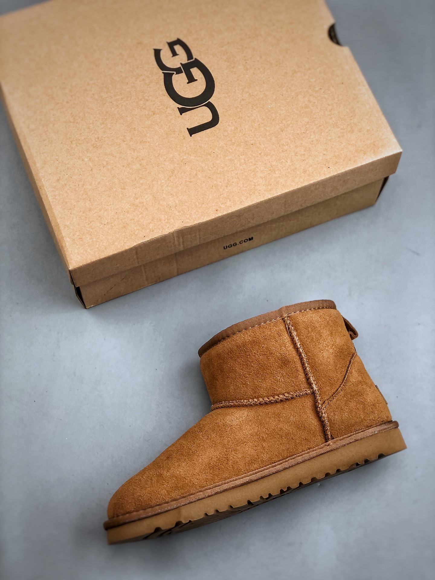 新货UGG CLASSIC MINI 官方经典款 羊皮毛一体高品质 15MM外跟+2CM内增高 短筒雪地靴