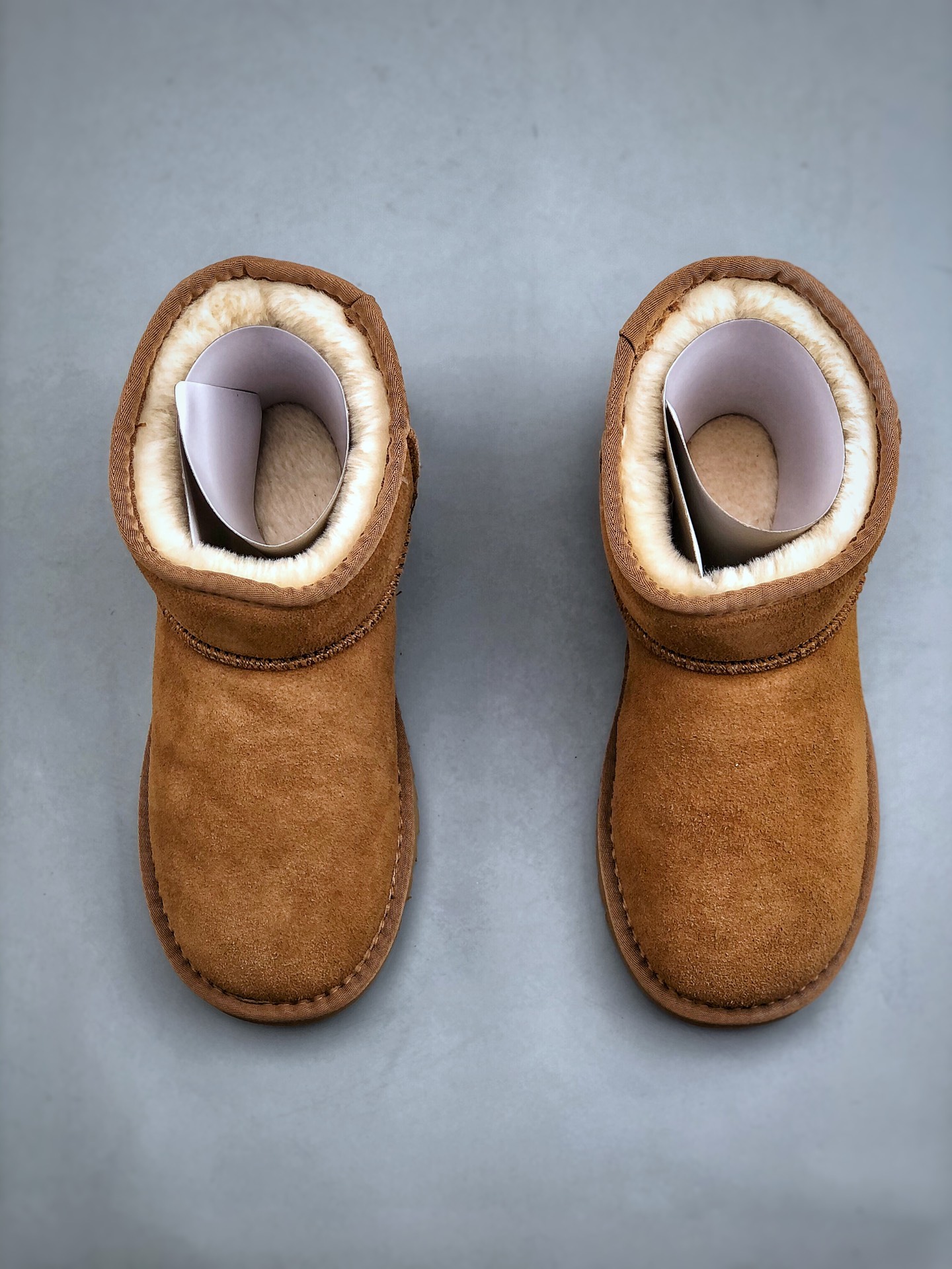 新货UGG CLASSIC MINI 官方经典款 羊皮毛一体高品质 15MM外跟+2CM内增高 短筒雪地靴