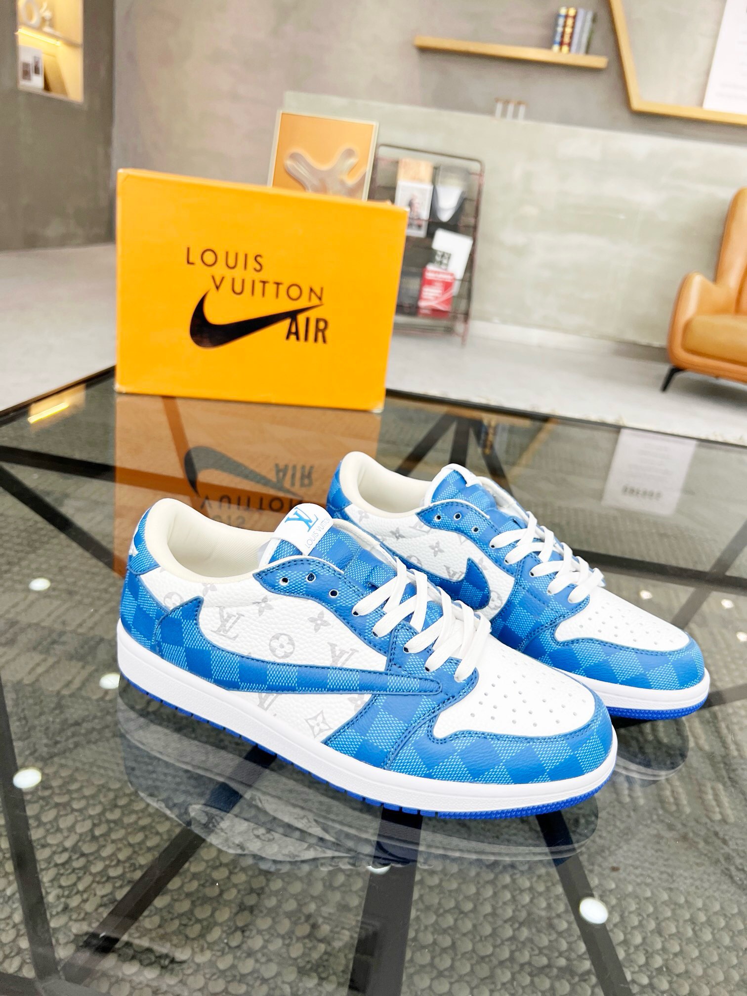 NO:218877,Brand LV·NiKe color original color matching, code number 38-44 customized 45.46 price Material Louis Vuitton·Nike new casual shoes!  The Louis Vuitton x x Nike co-branded model basically continues the style of THE TEN. The visual effects of the Swoosh car line and shoe tongue label are quite familiar, and they have both fashion and trendy attributes!  The upper is made of original material and original rubber outsole. Welcome to compare, Louis Vuitton, louis vuitton, louis vuitton, louis vuitton, stuart weitzman19860909品牌LV·NiKe 颜色原版配色 码数38-44定做45.46 价格 材质路易威登·耐克新品休闲鞋！Louis Vuitton x x Nike 联名款,设计思路基本上是延续 THE TEN 的风格,Swoosh 车线、鞋舌标签视觉效果相当熟悉,兼具时尚与潮流属性！鞋面采用原版材质,原版橡胶大底 欢迎对比,路易威登,louis vuitton,louis vuitton,louis vuitton,stuart weitzman,Men's shoes