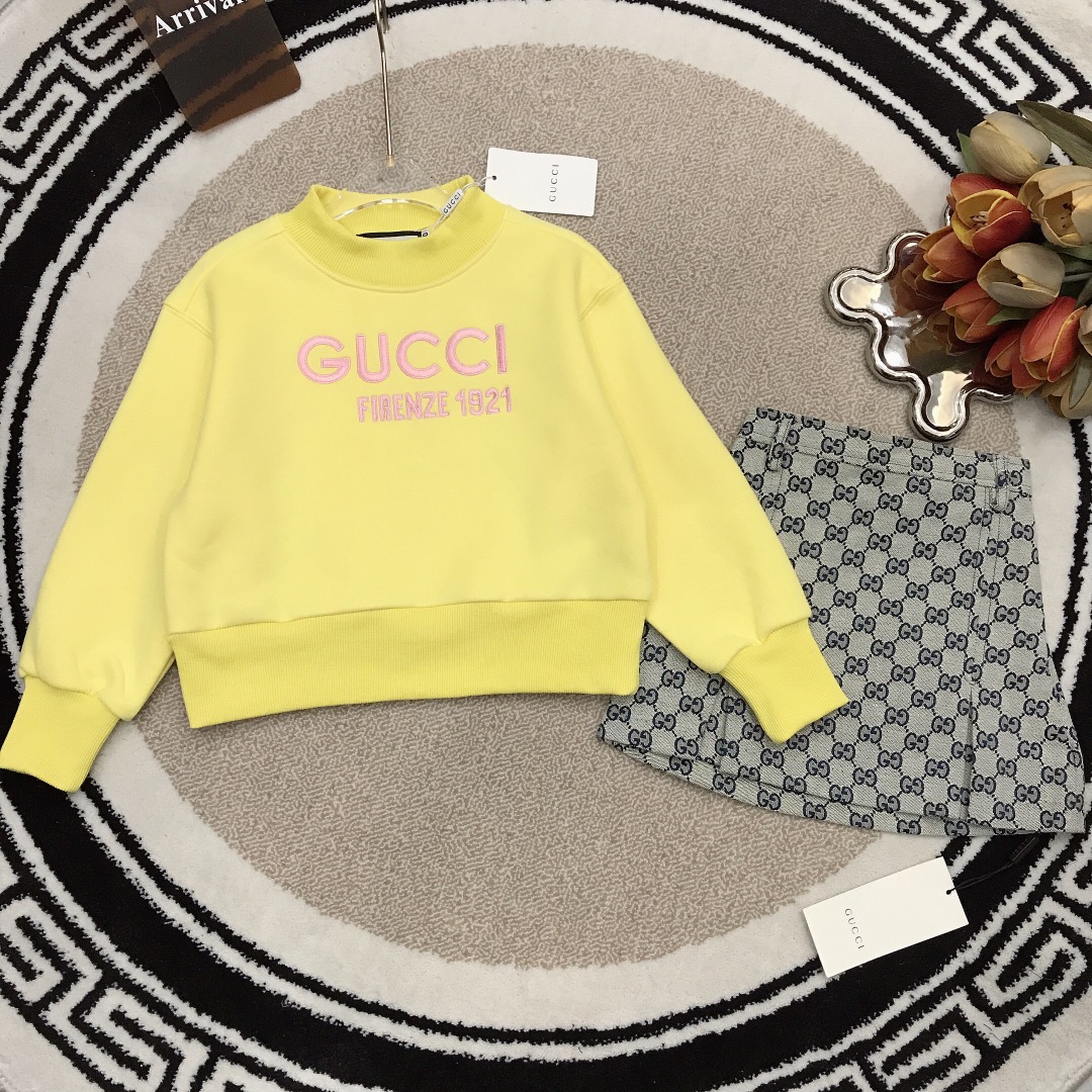 Gucci Vêtements Jupes Sweatshirts Jaune clair Couleur rose Broderie de fleurs Coton Série hiver Fashion