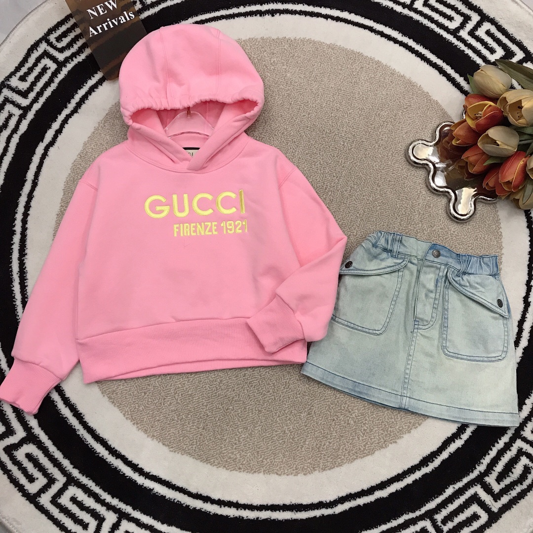 Gucci Vêtements Jupes Sweatshirts Couleur rose Broderie de fleurs Coton Collection automne – hiver Fashion Top à capuche