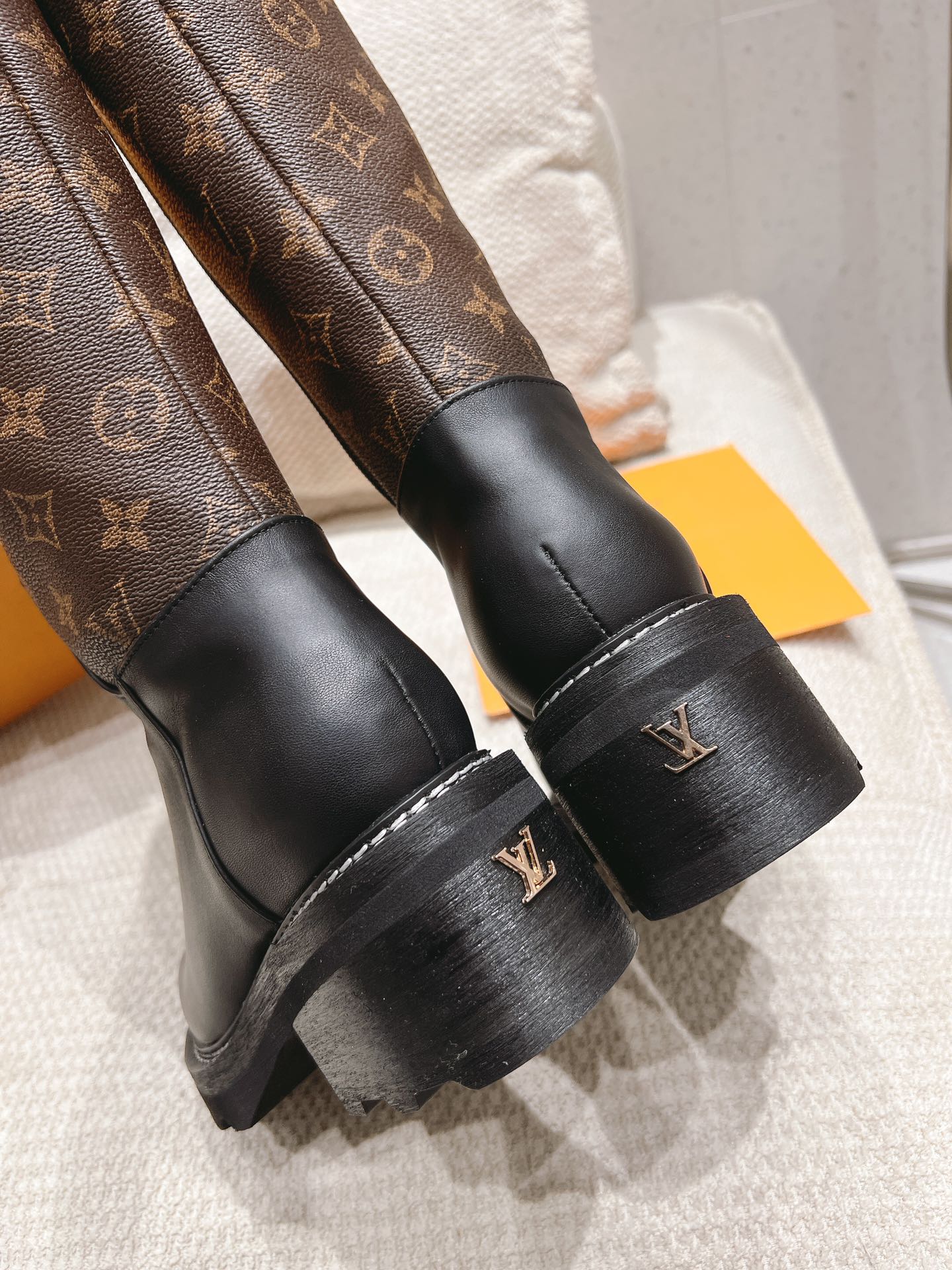 Louis Vuitton 专柜款经典鞋履 8