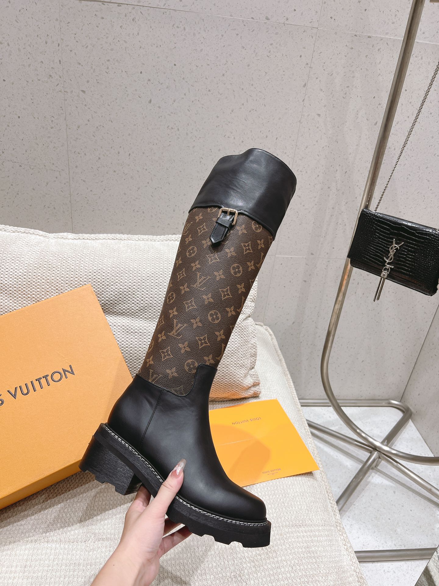 Louis Vuitton 专柜款经典鞋履 6
