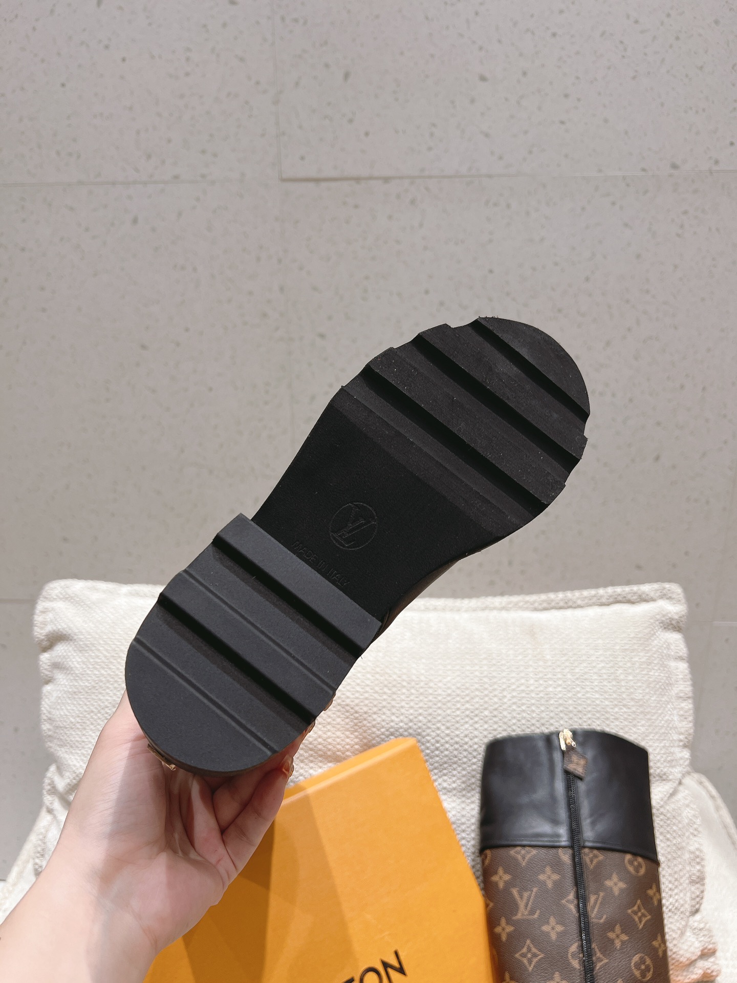 Louis Vuitton 专柜款经典鞋履 9