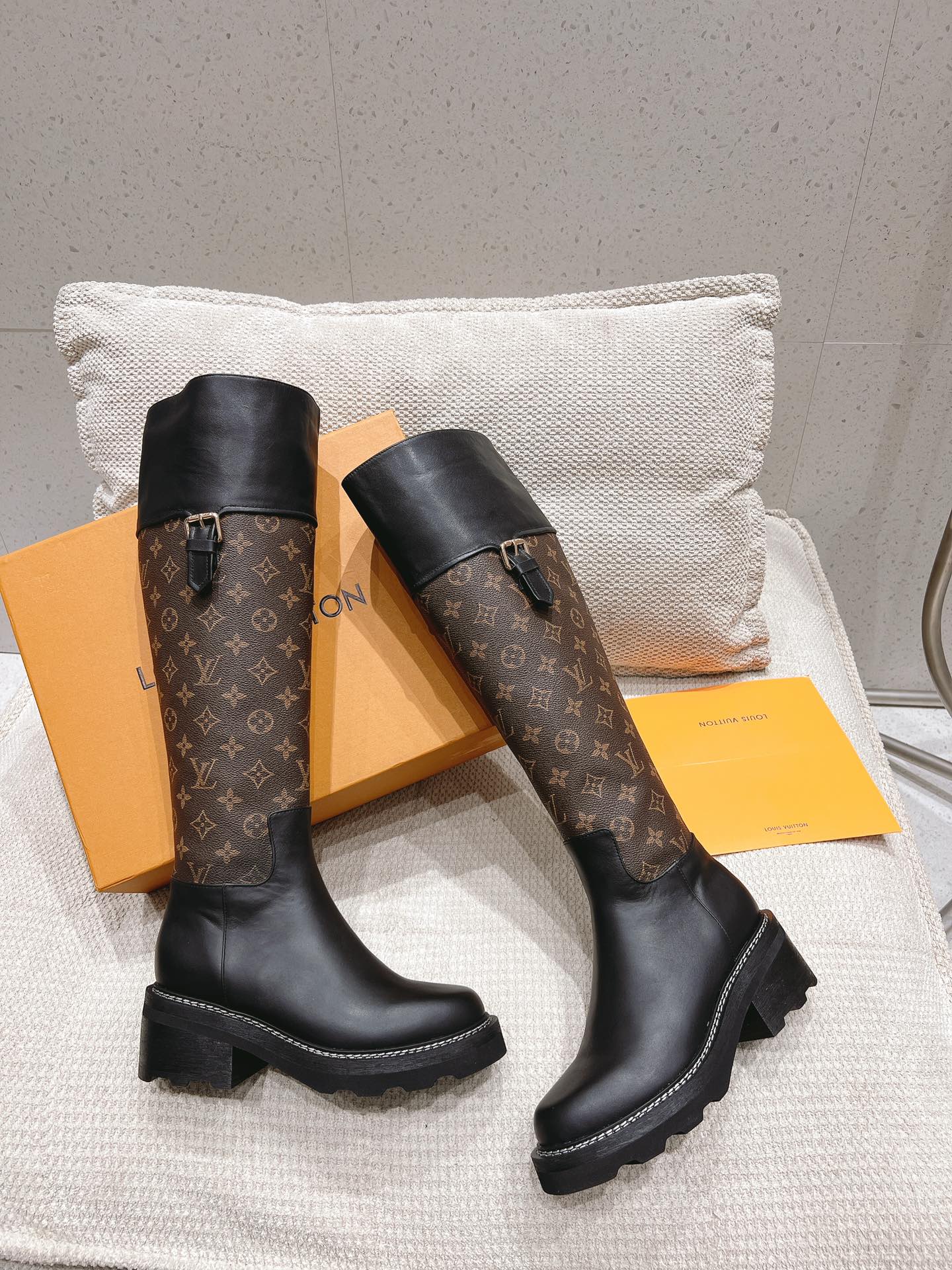 Louis Vuitton 专柜款经典鞋履 5