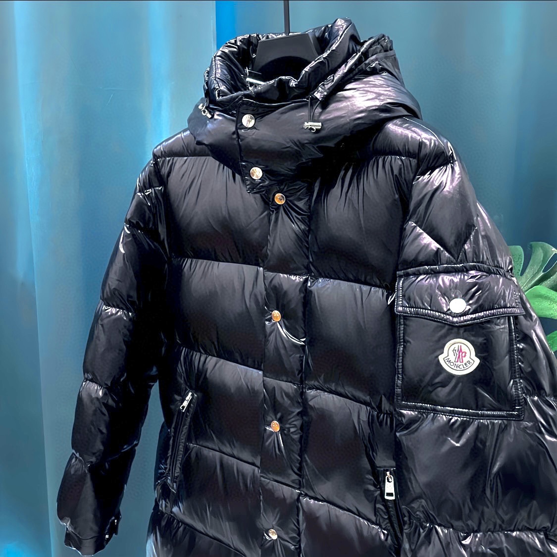 Moncler️蒙口玛雅24ss长款亮面绿里羽绒服御寒极品！羽皇冬季加长连帽羽绒服男女同款羽绒服纵使万千