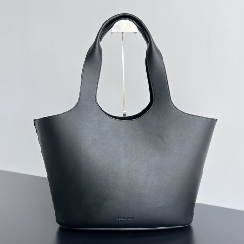 Bottega Veneta Medium Creek Tote Bag - Minimalist Design, Premium Leather 1 Bottega Veneta Medium Creek Tote Bag - Minimalist Design, Premium Leather