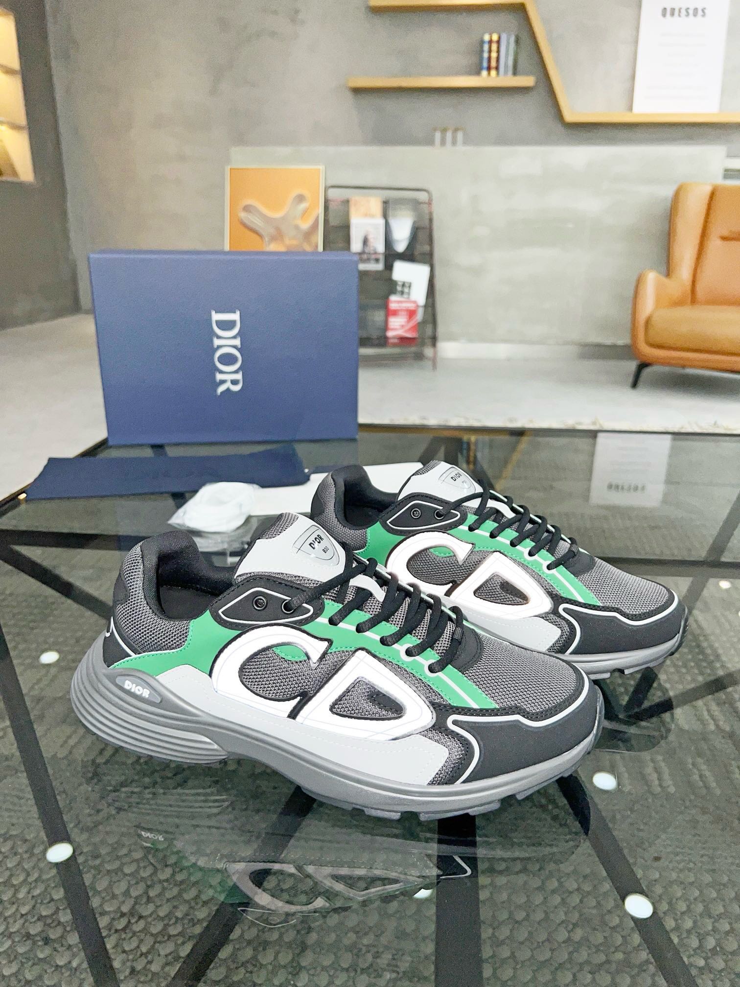 NO:219468,Brand Dior color original color matching, code number 35-45 customized 46.47 price Material Dior new casual shoes!  The details of the fashionable layout are impeccable, using cowhide with mesh patchwork to make comfortable and sweat-absorbing mesh. The foot pad feels comfortable and has excellent quality. Dior casual shoes, dior, dior, cowhide19860909品牌Dior 颜色原版配色 码数35-45定做46.47 价格 材质迪奥新款休闲鞋！时尚潮流的版面细节无可挑剔采用牛皮搭配网布拼接制作舒适吸汗的网布垫脚脚感舒适品质优越,Dior休闲鞋,dior,dior,cowhide,Men's shoes