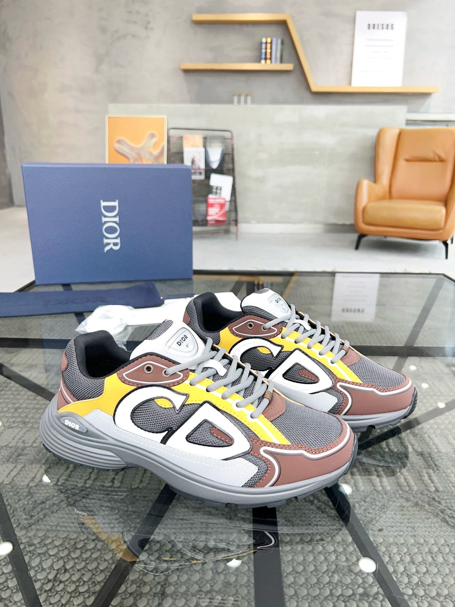 NO:217710,Brand Dior color original color matching, code number 35-45 customized 46.47 price Material Dior new casual shoes!  The details of the fashionable layout are impeccable, using cowhide with mesh patchwork to make comfortable and sweat-absorbing mesh. The foot pad feels comfortable and has excellent quality. Dior casual shoes, dior, dior, cowhide19860909品牌Dior 颜色原版配色 码数35-45定做46.47 价格 材质迪奥新款休闲鞋！时尚潮流的版面细节无可挑剔采用牛皮搭配网布拼接制作舒适吸汗的网布垫脚脚感舒适品质优越,Dior休闲鞋,dior,dior,cowhide,Men's shoes