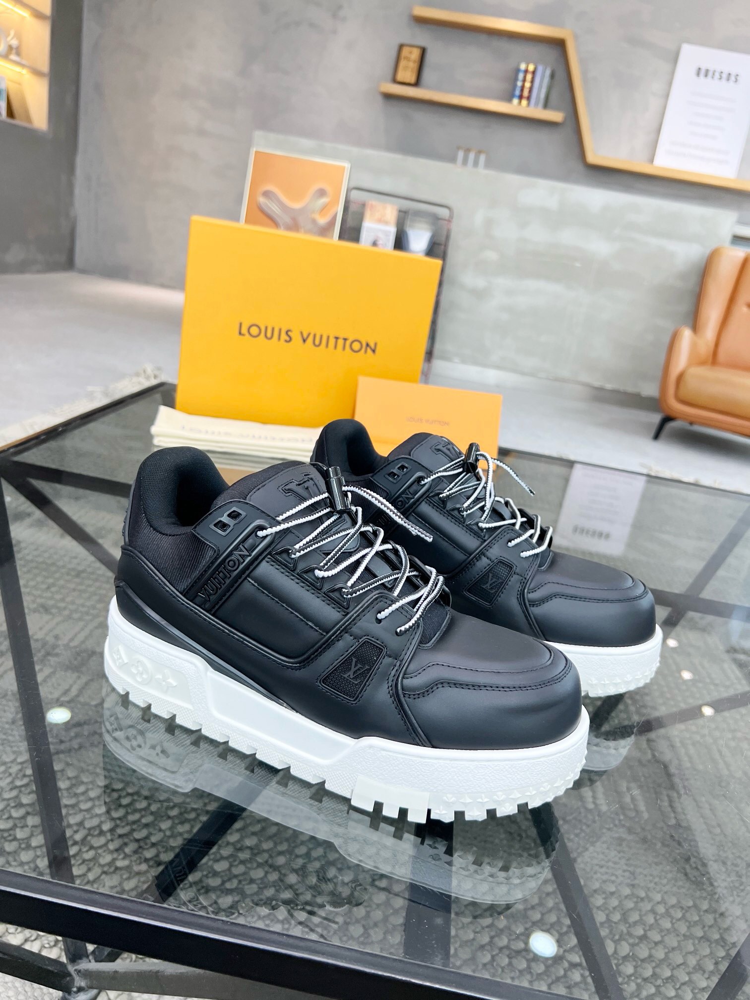 NO:219100,Brand LOUIS VUITTON original color matching code number 38-45 standard code price material new Louis Vuitton men casual shoes!  High-quality catwalk Trainer DIY beads This pair of 
