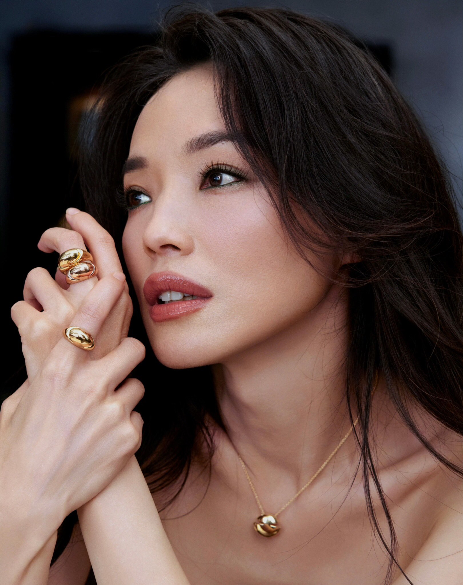 Luxurious 18K Gold Ring in CABOCHON Series with Roman-inspired Design - 图片 3