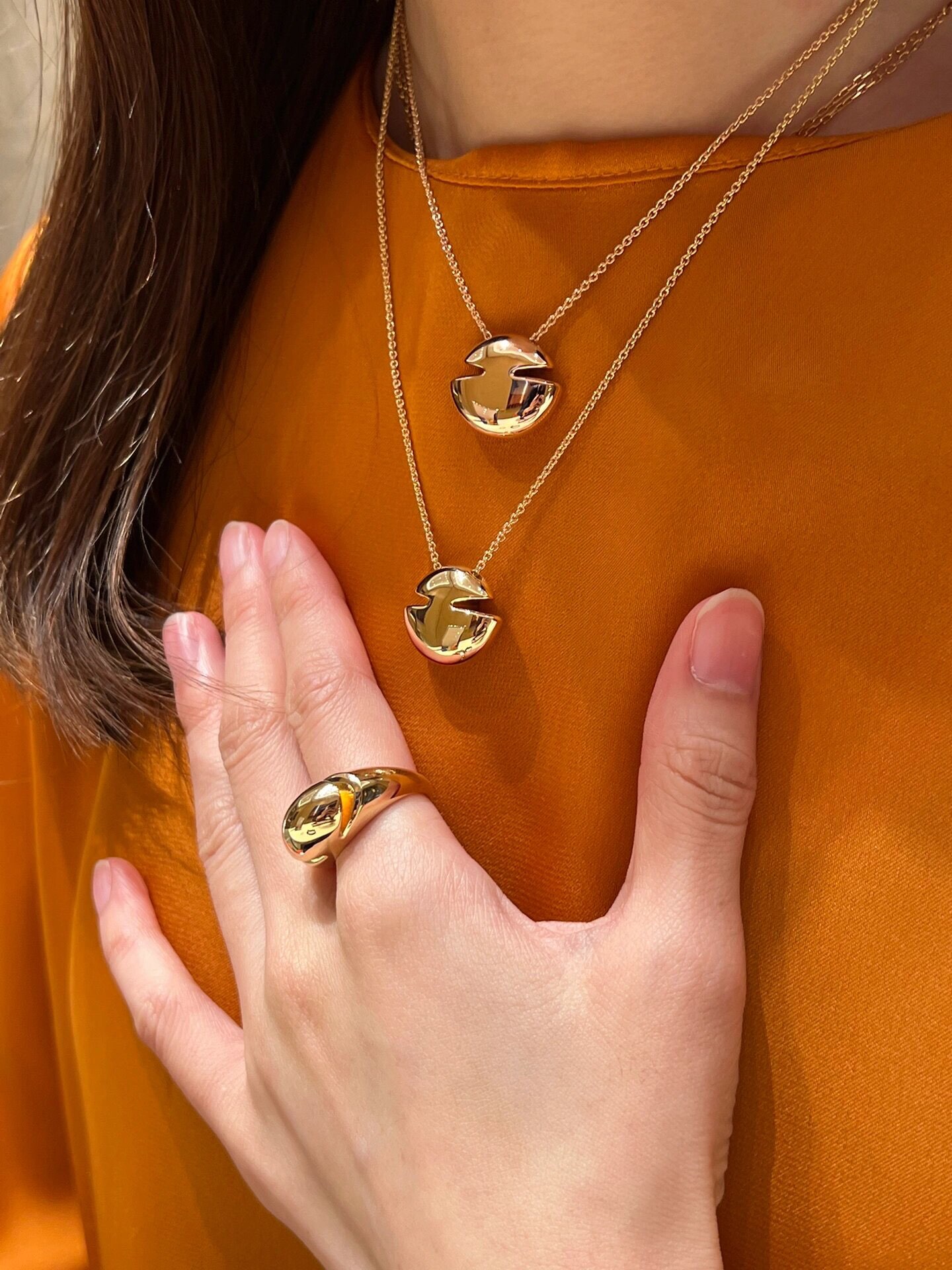 Luxurious 18K Gold Ring in CABOCHON Series with Roman-inspired Design - 图片 6