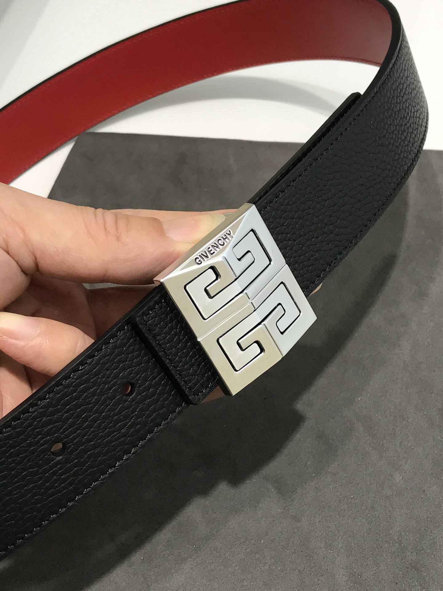 💯💯配送专柜包装 打孔针  宽35MM，原单进口小牛皮 头层牛皮，搭配原单钌钯电镀GG扣，手感.油边近乎