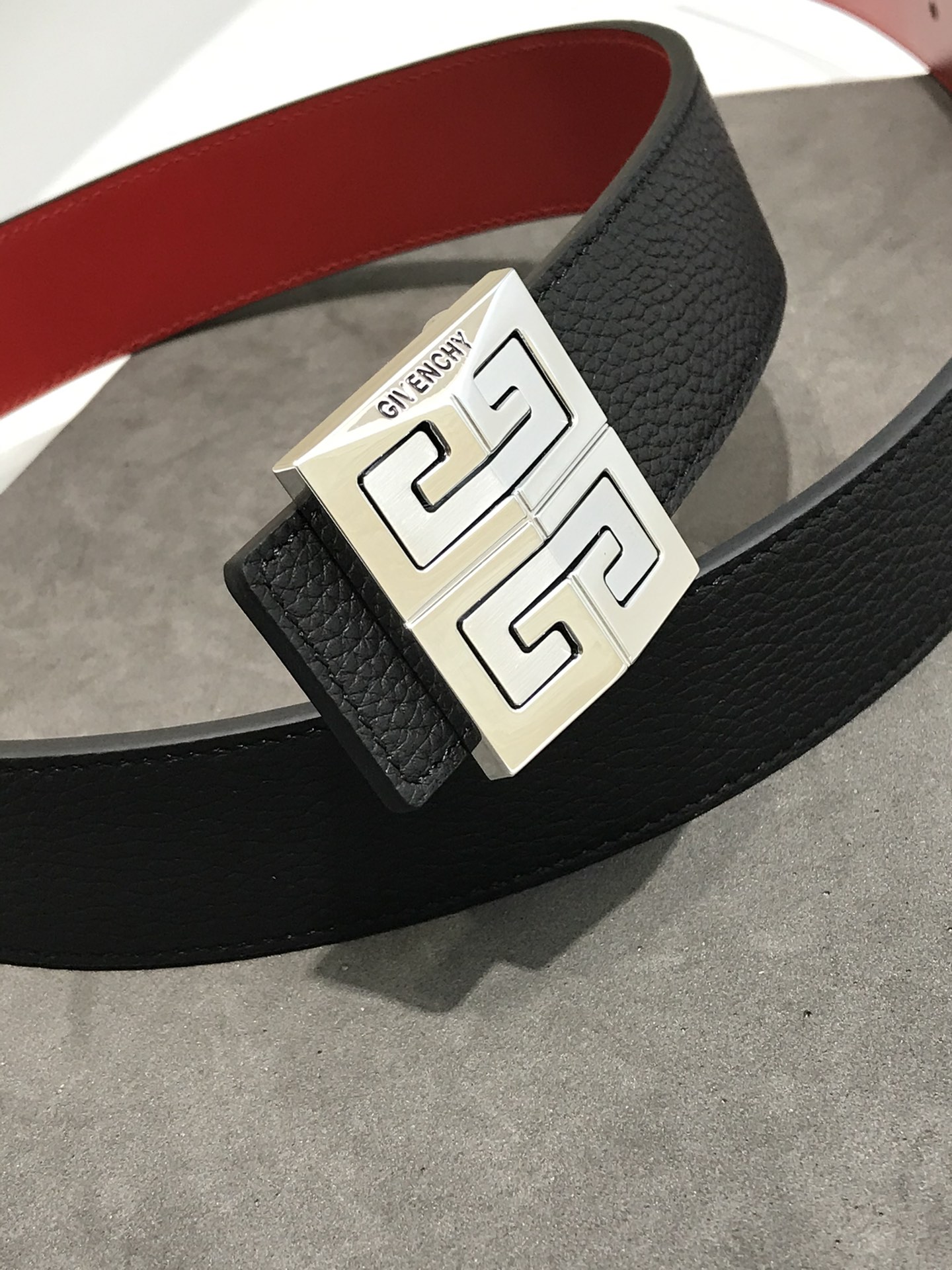 💯💯配送专柜包装 打孔针  宽35MM，原单进口小牛皮 头层牛皮，搭配原单钌钯电镀GG扣，手感.油边近乎