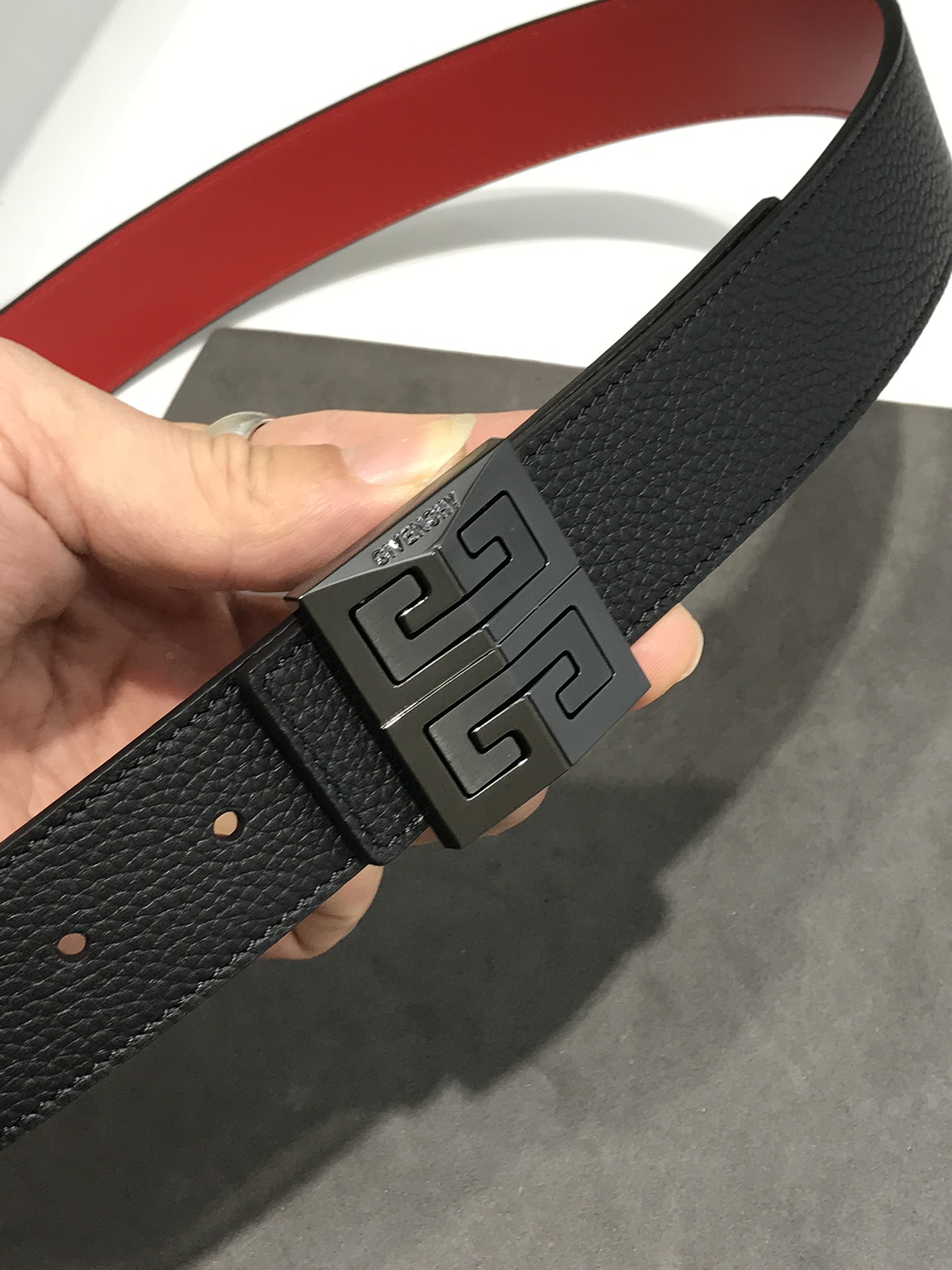 💯💯配送专柜包装 打孔针  宽35MM，原单进口小牛皮 头层牛皮，搭配原单钌钯电镀GG扣，手感.油边近乎