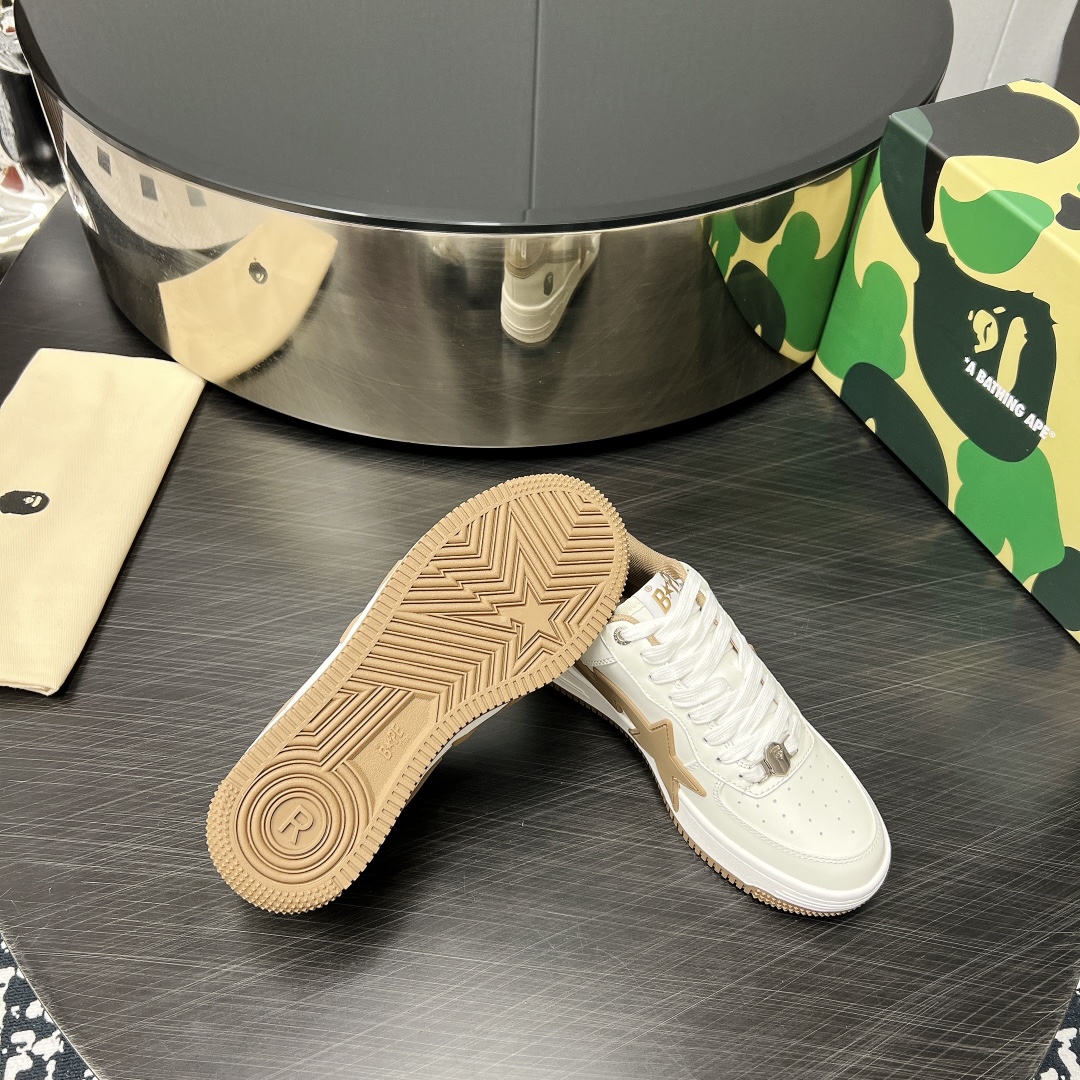 A BATHING APE Revives Classic BAPE STA Sneakers with New Colorful Versions - 图片 8