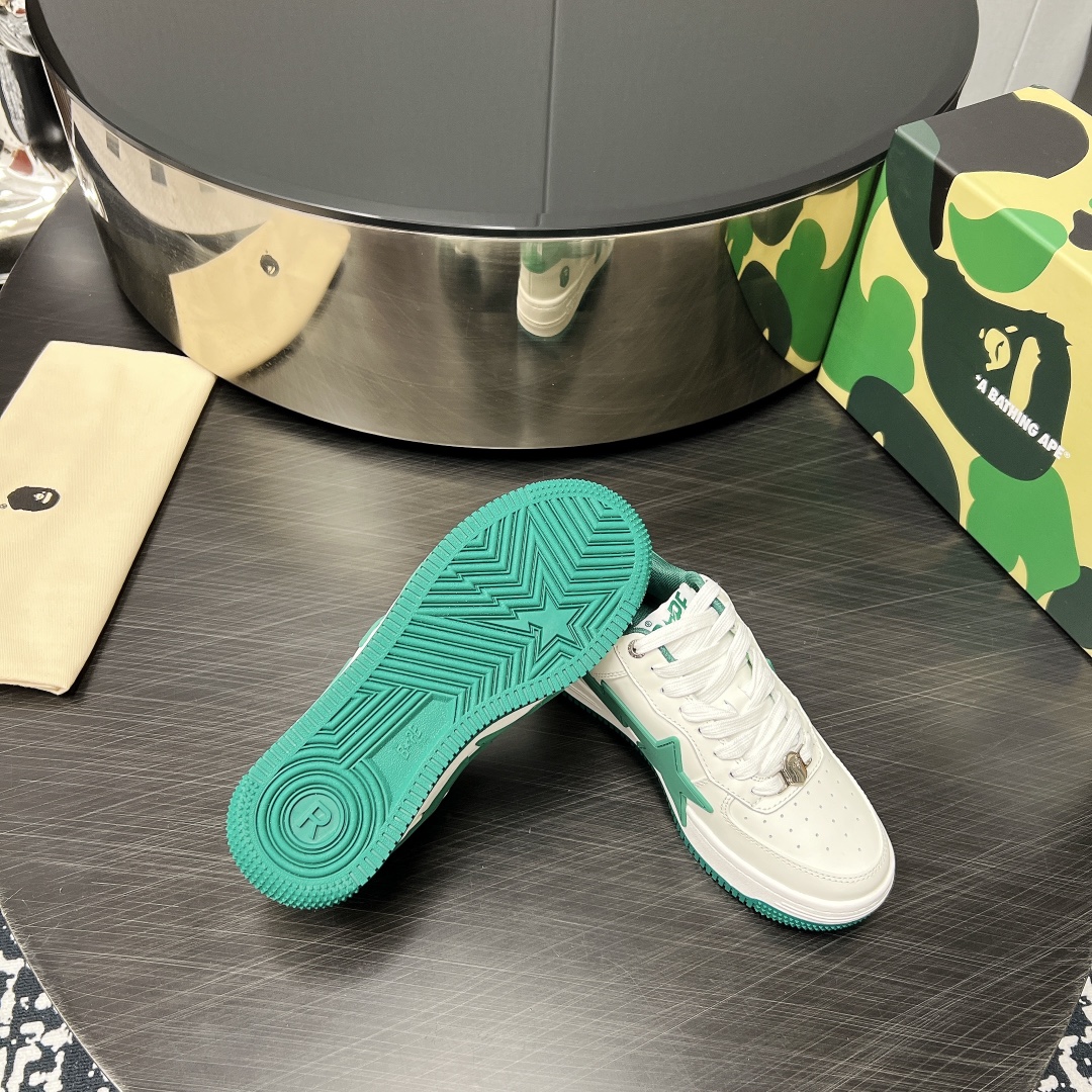 A BATHING APE: Classic BAPE STA Sneakers Return with Vibrant Colors - 图片 8