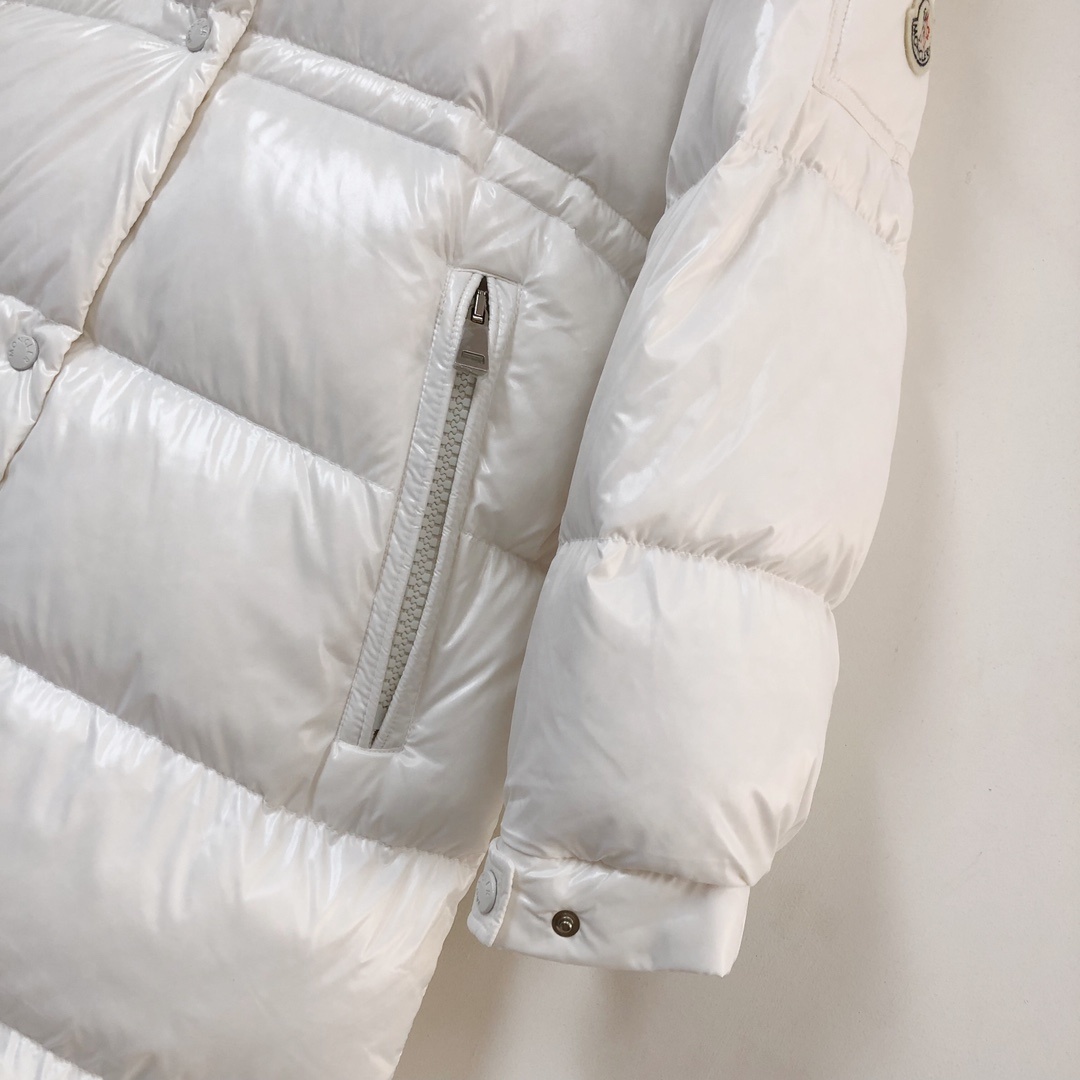 💚——————女款MONCLER. 蒙口 冬季新款女士长款连帽羽绒服专柜同步在售🛒Cavettaz长款羽