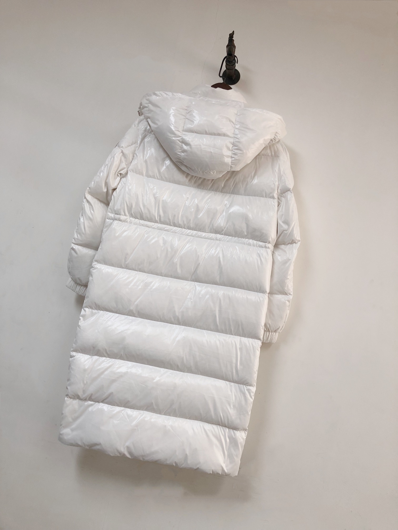 💚——————女款MONCLER. 蒙口 冬季新款女士长款连帽羽绒服专柜同步在售🛒Cavettaz长款羽
