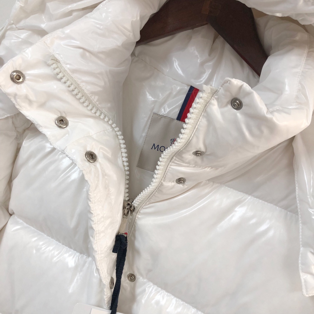 💚——————女款MONCLER. 蒙口 冬季新款女士长款连帽羽绒服专柜同步在售🛒Cavettaz长款羽