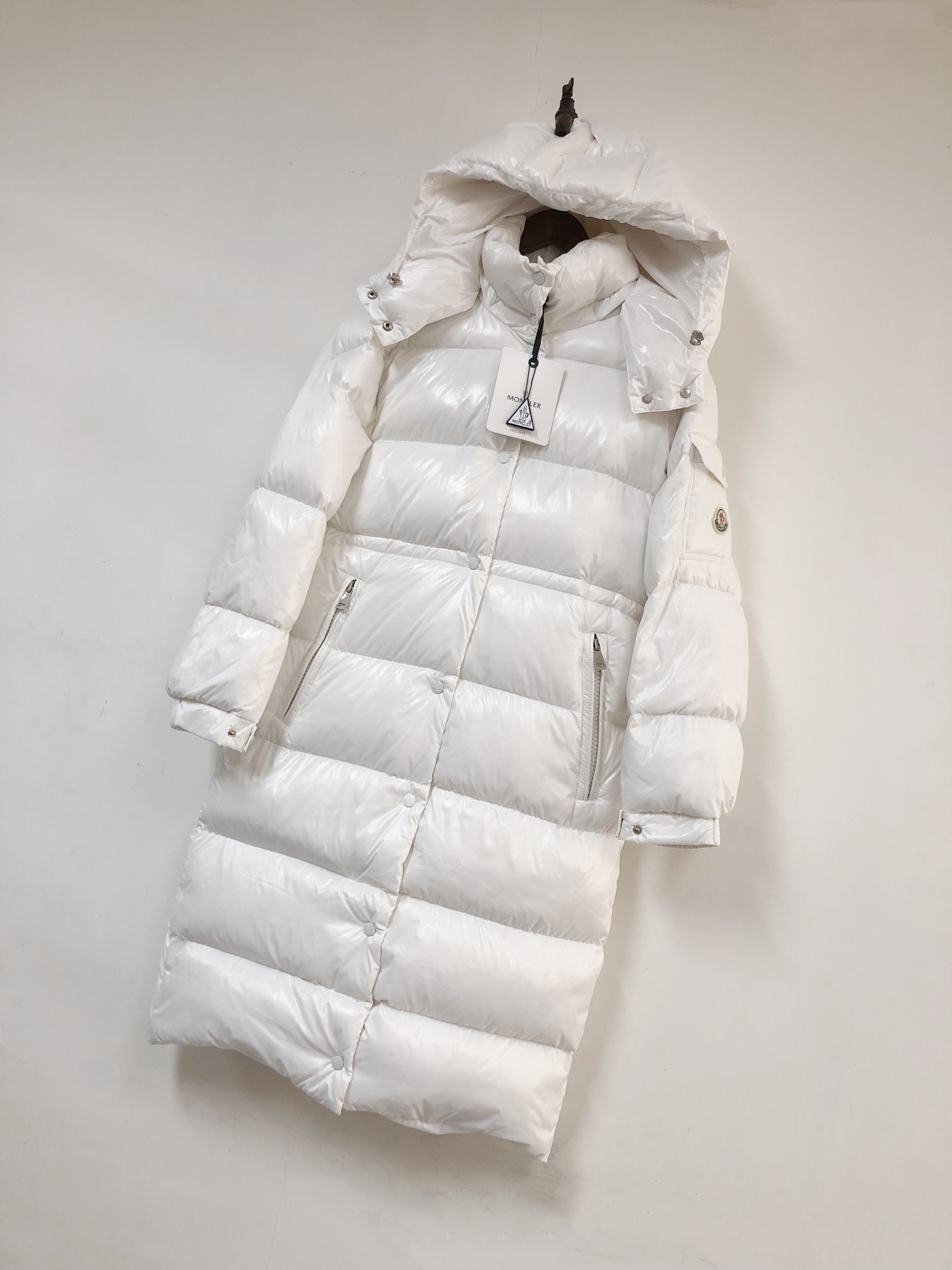 💚——————女款MONCLER. 蒙口 冬季新款女士长款连帽羽绒服专柜同步在售🛒Cavettaz长款羽