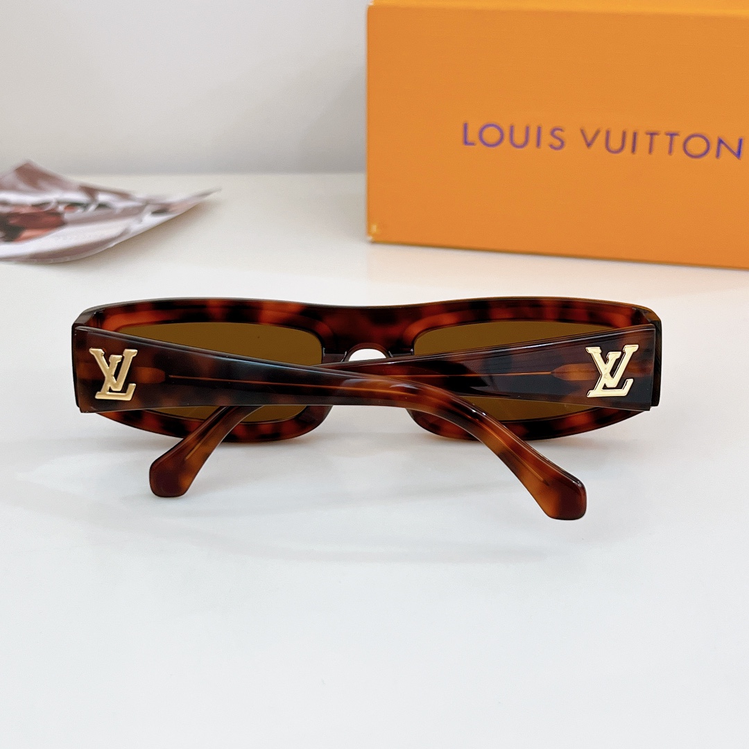 LouisVuittoModel:Z2388USize57-24-135