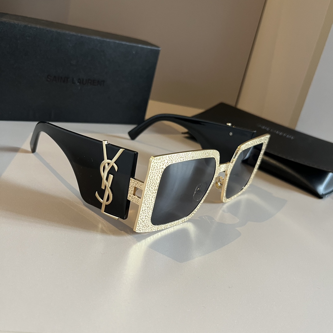 The Quality Replica
 Yves Saint Laurent Sunglasses 1:1