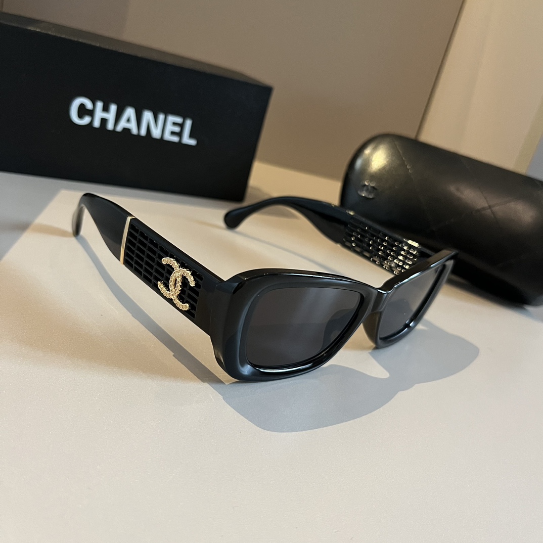 Chanel Sunglasses AAA+ Replica
 Gold Vintage