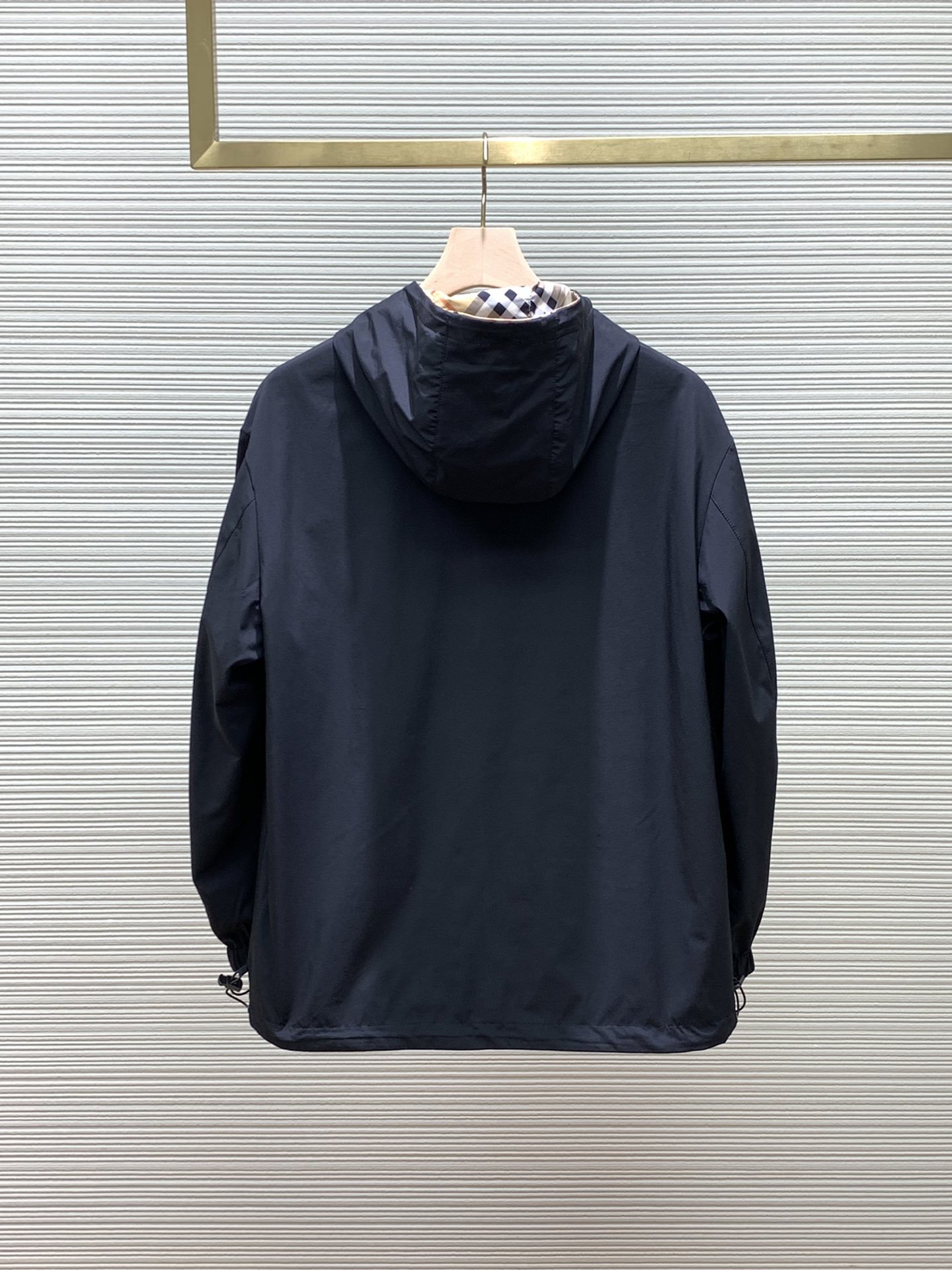 ，Burberry 巴宝莉，2025春季最新品，专柜同步有售，原单狠货，时尚休闲两面穿连帽外套，进口原版