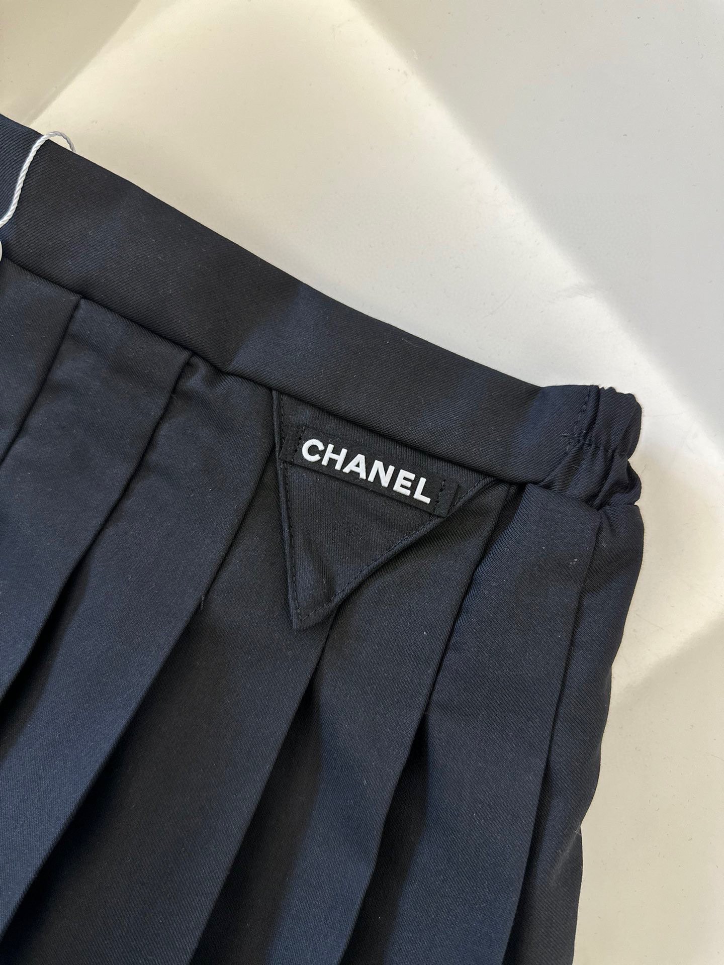Chanel Knitwear Collection: Sweaters, Shirts, Skirts – Long-Term Availability - 图片 7