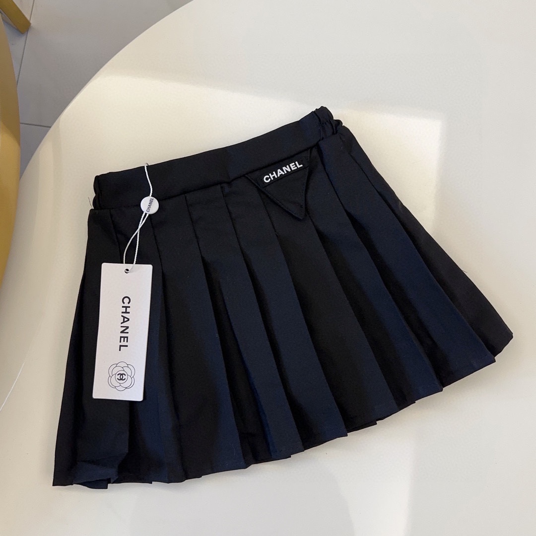 Chanel Knitwear Collection: Sweaters, Shirts, Skirts – Long-Term Availability - 图片 3