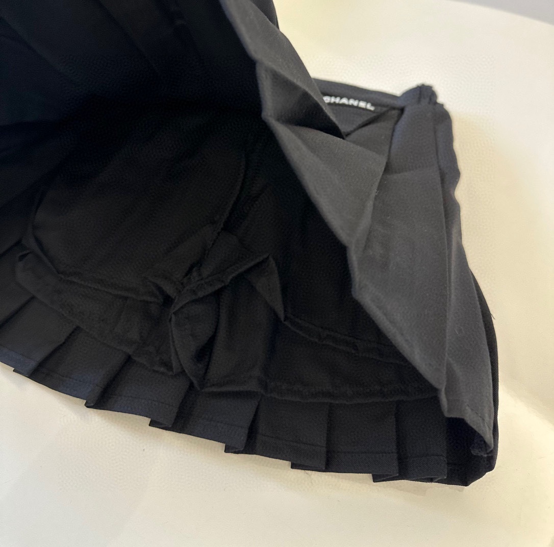 Chanel Knitwear Collection: Sweaters, Shirts, Skirts – Long-Term Availability - 图片 8