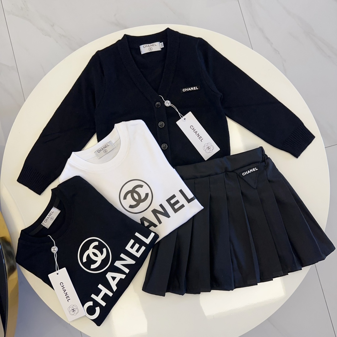Chanel Knitwear Collection: Sweaters, Shirts, Skirts – Long-Term Availability - 图片 9