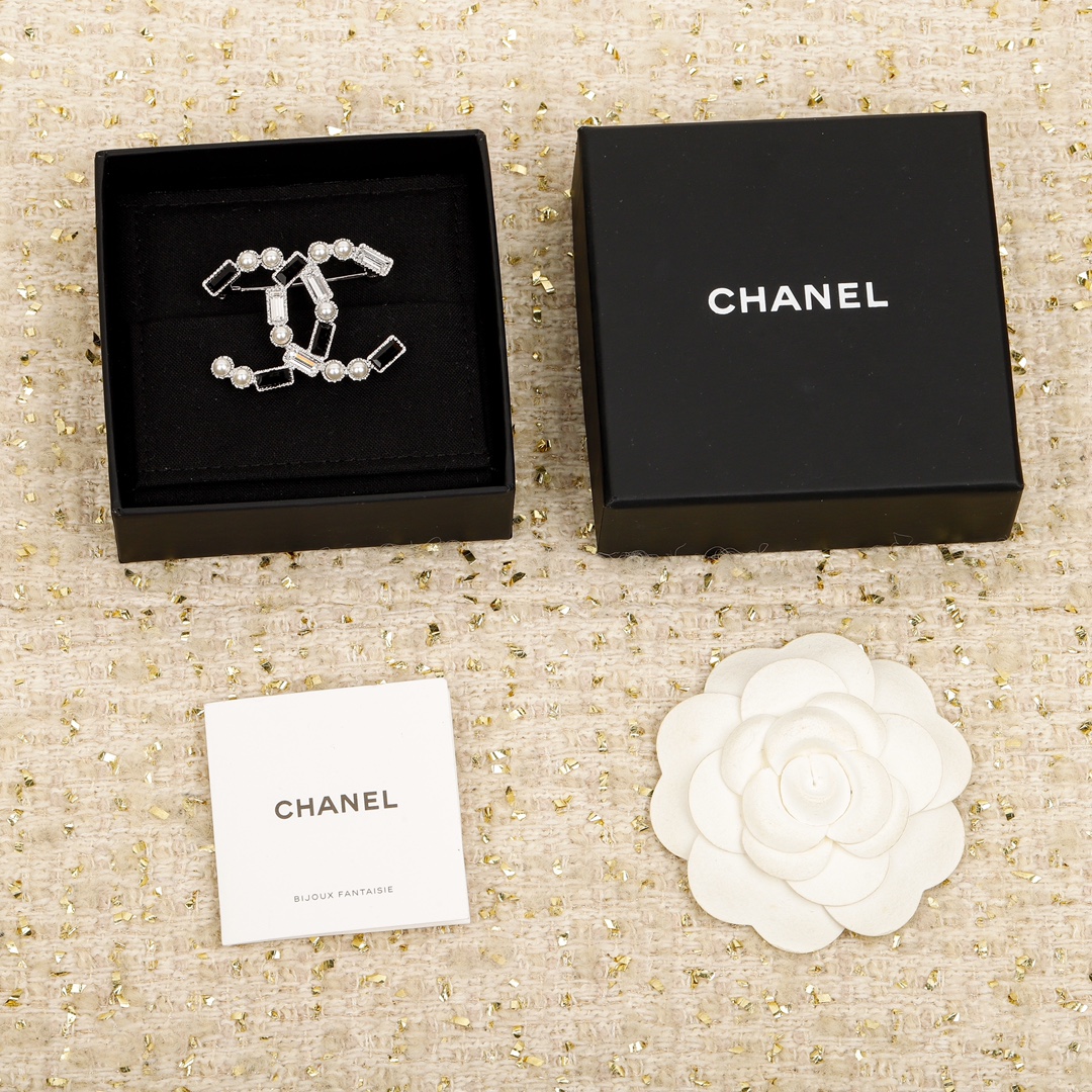 Chanel Joalheria Broche Designer 1: 1 Réplica
 Amarelo Latão