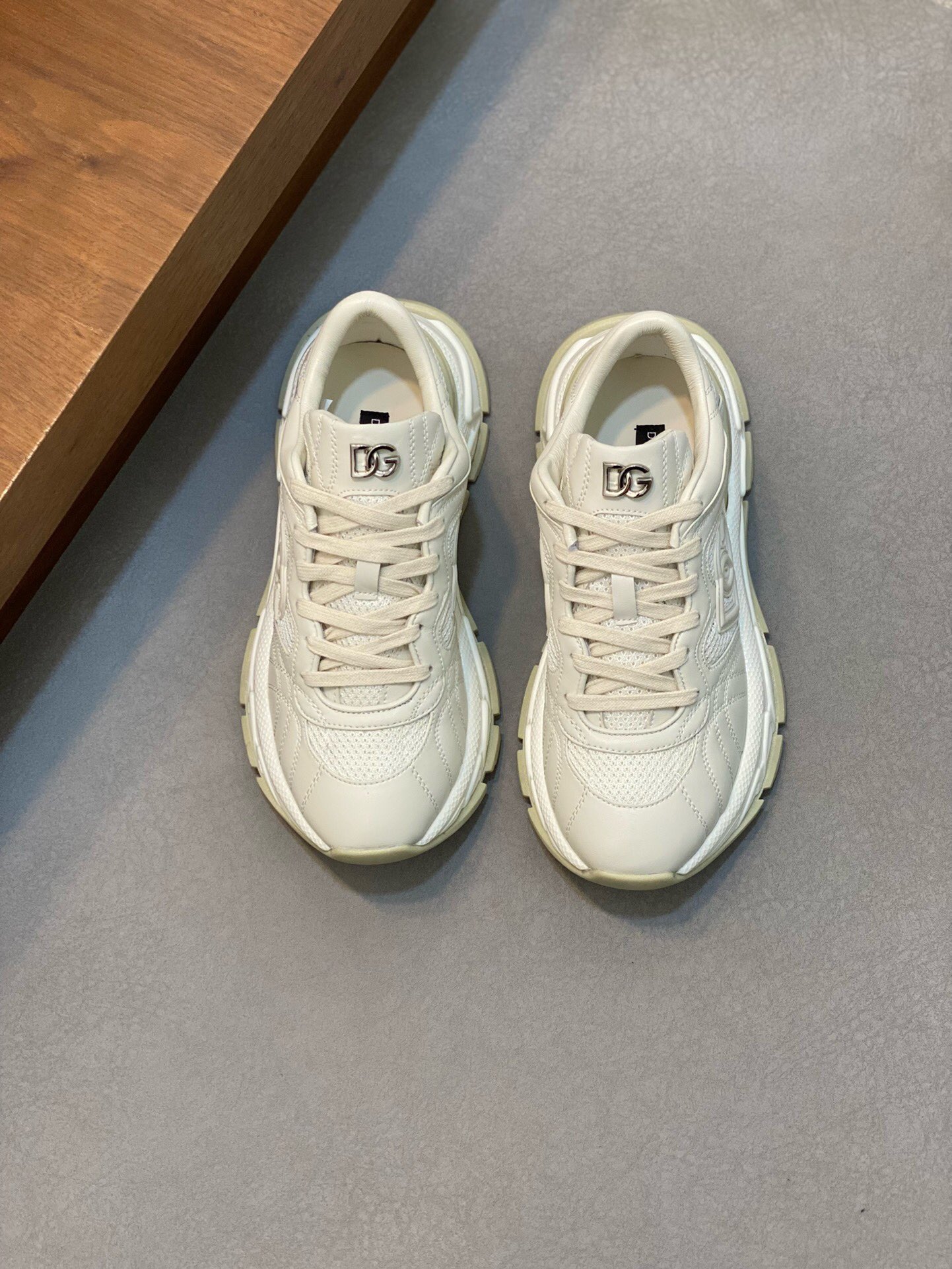 NO:217561,Brand D&G original color matching Size 39-44 Customized 38.45.46 Price Material new products of Dolce & Gabbana casual shoes imported soft cowhide with cloth splicing Cowhide feet cushion cowhide Inner Original ultra-light sole Latest D&G logo on foot Simple atmospheric, DG casual shoes, Dolce & Gabbana, Dolce & Gabbana, Dolce & Gabbana, cowhide19860909品牌D&G 颜色原版配色 码数39-44定做38.45.46 价格 材质杜嘉班纳新品 休闲鞋鞋面进口柔软牛皮搭配搭配布面拼接 牛皮垫脚牛皮内里 原版超轻大底 最新D&G logo上脚 简单 大气,DG休闲鞋,Dolce&Gabbana,Dolce&Gabbana,Dolce&Gabbana,cowhide,Men's shoes