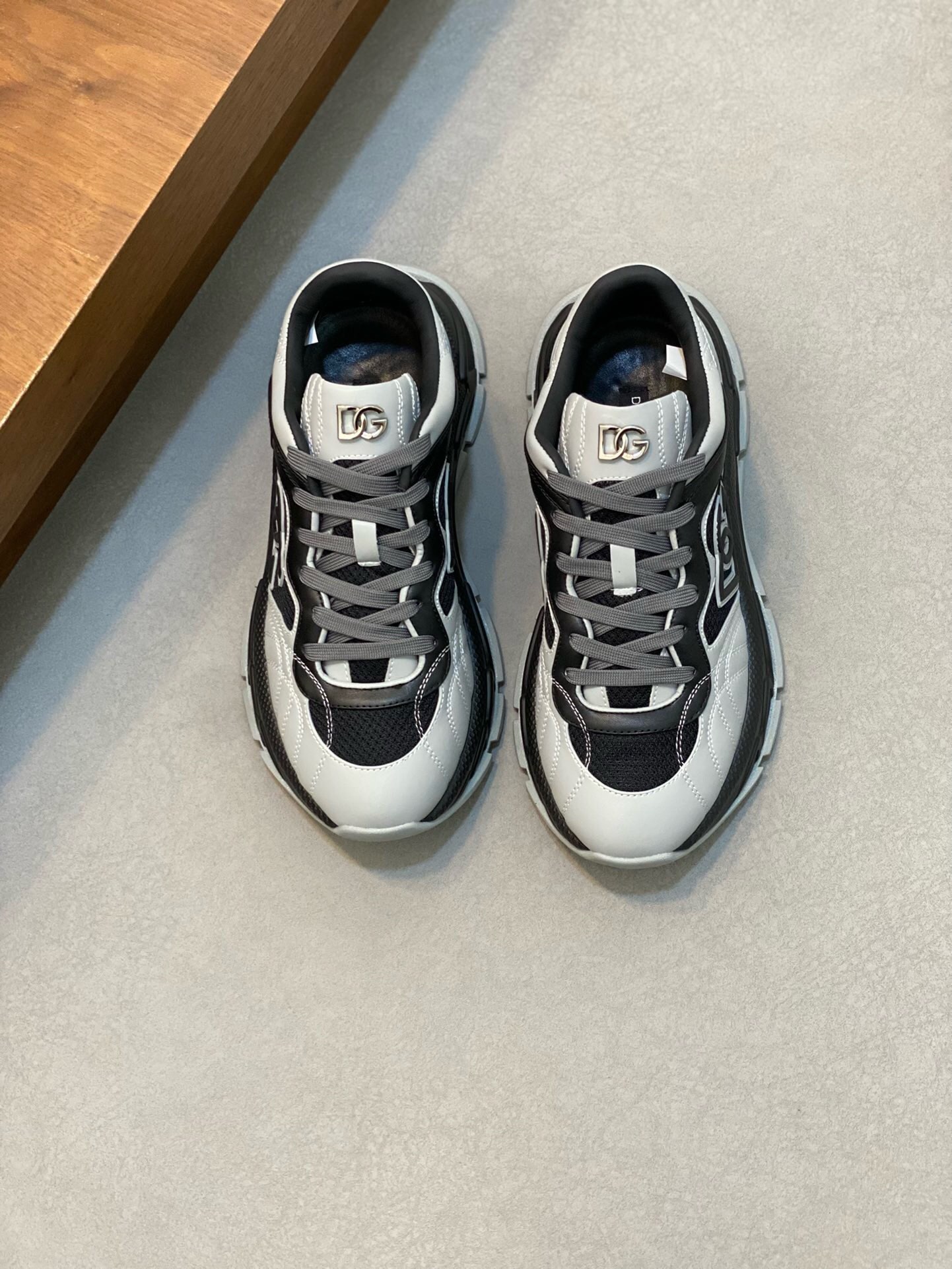 NO:219349,Brand D&G original color matching Size 39-44 Customized 38.45.46 Price Material new products of Dolce & Gabbana casual shoes imported soft cowhide with cloth splicing Cowhide feet cushion cowhide Inner Original ultra-light sole Latest D&G logo on foot Simple atmospheric, DG casual shoes, Dolce & Gabbana, Dolce & Gabbana, Dolce & Gabbana, cowhide19860909品牌D&G 颜色原版配色 码数39-44定做38.45.46 价格 材质杜嘉班纳新品 休闲鞋鞋面进口柔软牛皮搭配搭配布面拼接 牛皮垫脚牛皮内里 原版超轻大底 最新D&G logo上脚 简单 大气,DG休闲鞋,Dolce&Gabbana,Dolce&Gabbana,Dolce&Gabbana,cowhide,Men's shoes