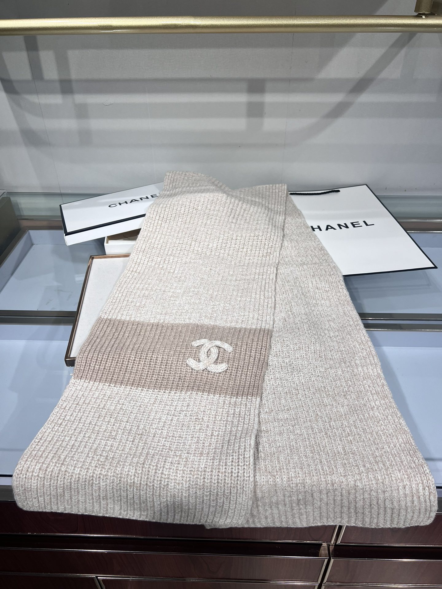 💟✨超级保暖Chanel秋冬新款!!!我能保证的是上身一定会喜欢,老友闭眼入。欢喜!!!搭配一切,HOL