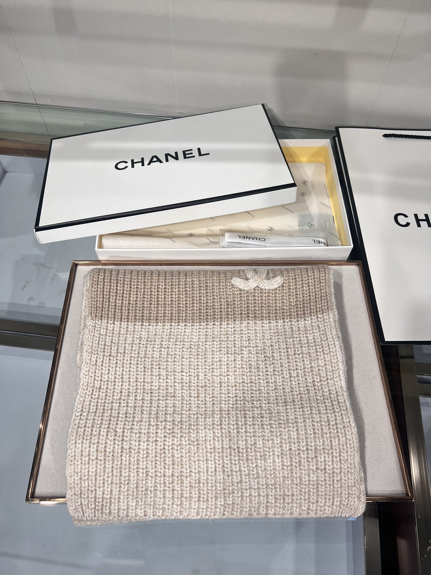 💟✨超级保暖Chanel秋冬新款！！！我能保证的是上身一定会喜欢，老友闭眼入。欢喜！！！搭配一切，HOL
