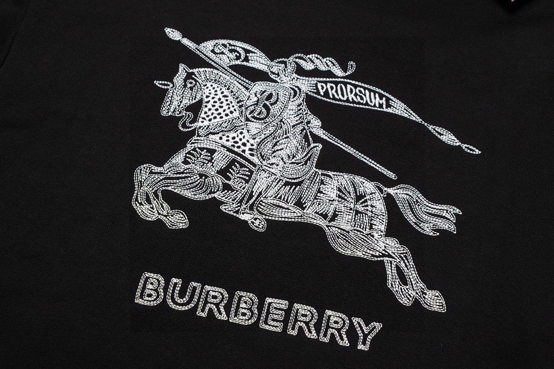 巴宝莉/Burberry 秋冬新款 经典战马字母刺绣连帽卫衣