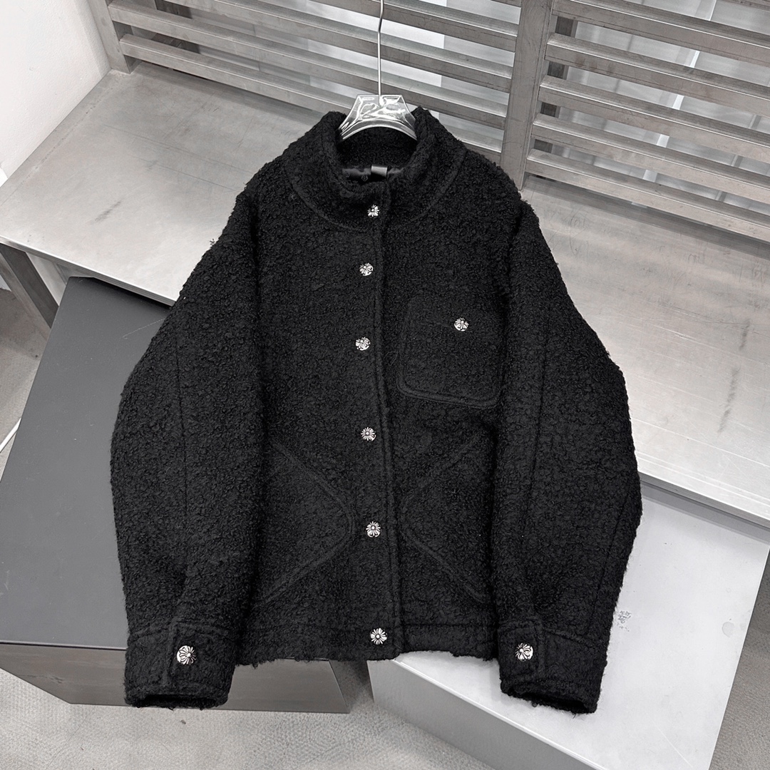 克罗心✝️｜新款粗纺外套，60%羊毛🦙面料，柔软顺滑手感细腻，内胆采用定制提花面料，质感拉满，搭配开模定