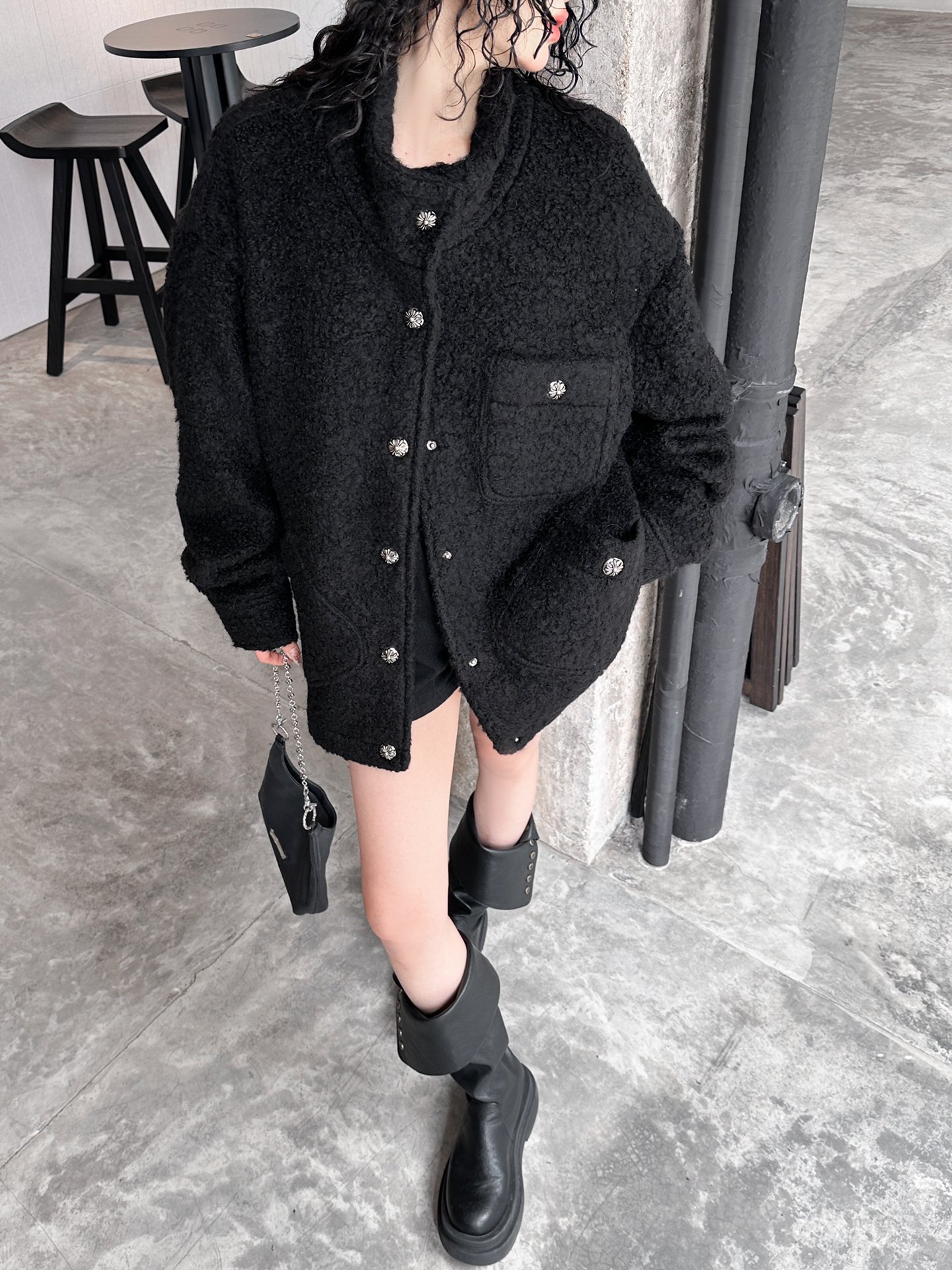 克罗心✝️｜新款粗纺外套，60%羊毛🦙面料，柔软顺滑手感细腻，内胆采用定制提花面料，质感拉满，搭配开模定