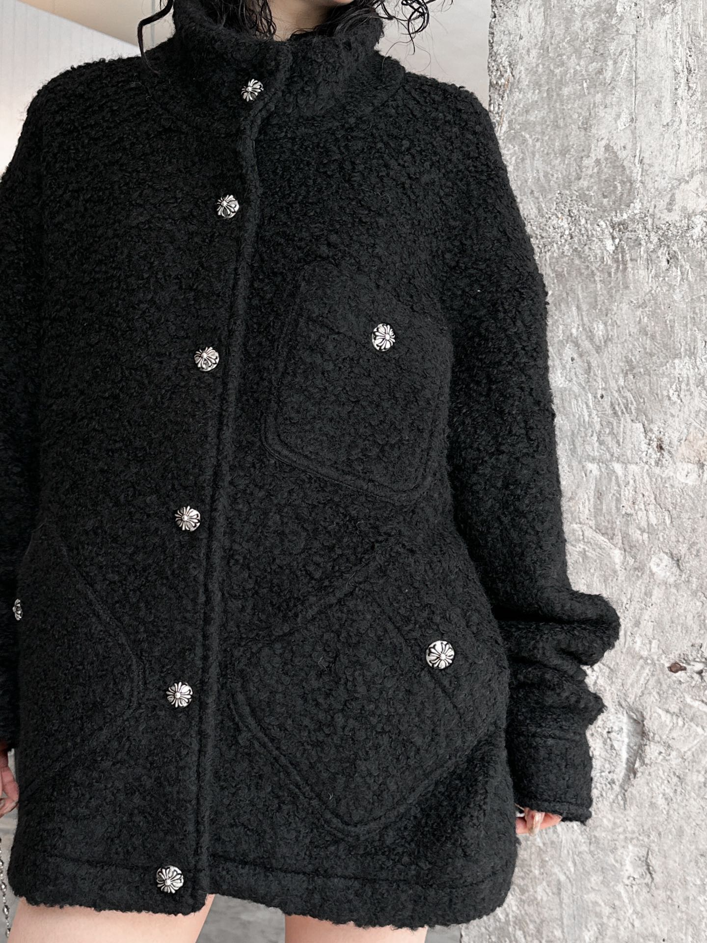克罗心✝️｜新款粗纺外套，60%羊毛🦙面料，柔软顺滑手感细腻，内胆采用定制提花面料，质感拉满，搭配开模定