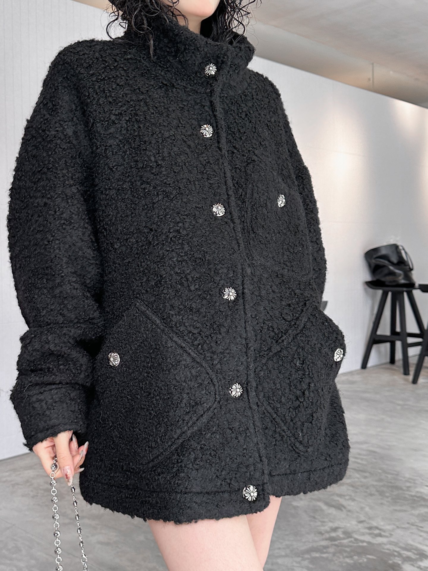 克罗心✝️｜新款粗纺外套，60%羊毛🦙面料，柔软顺滑手感细腻，内胆采用定制提花面料，质感拉满，搭配开模定