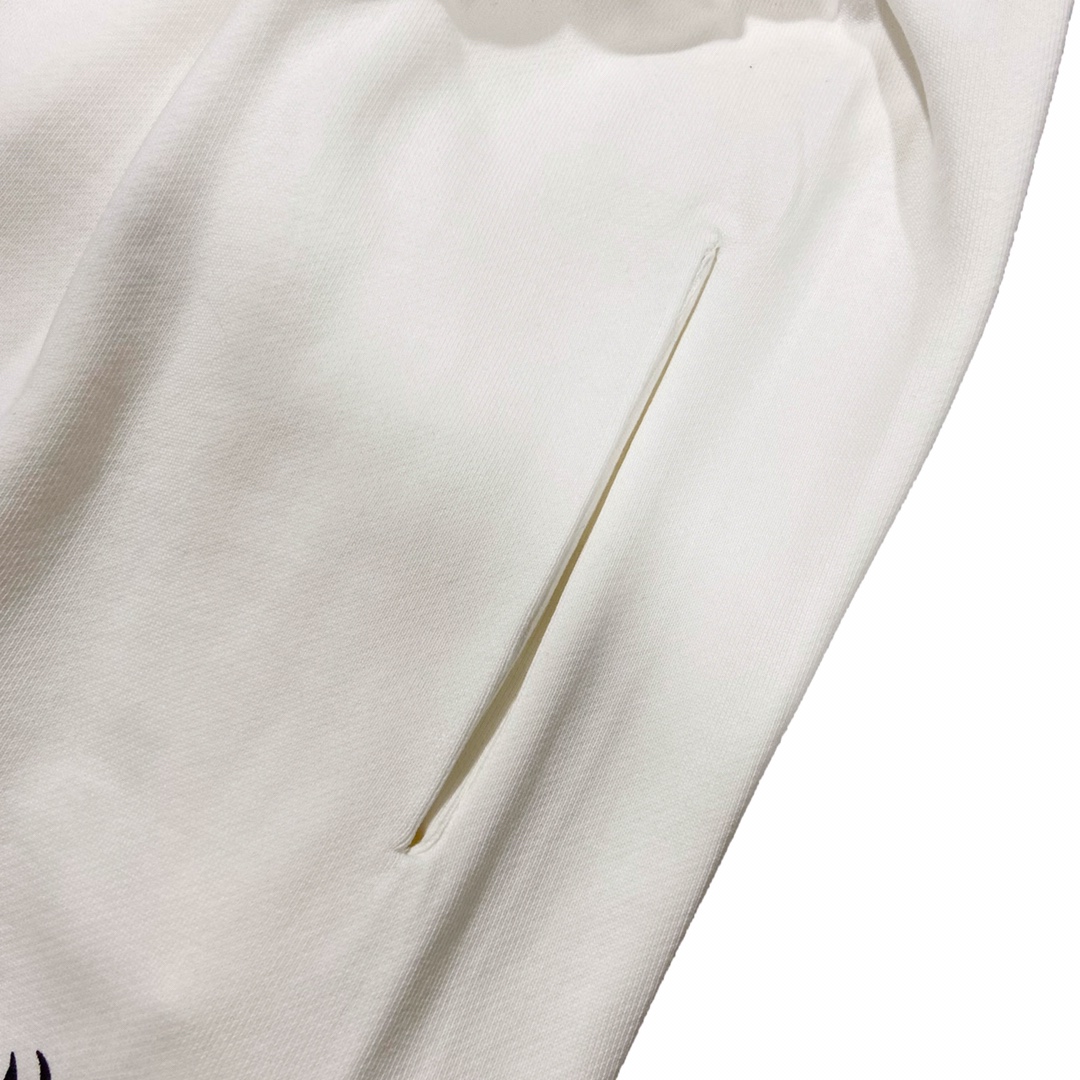 Kanye West’s Velvet Pants in White, Ash, and Black: Vultures Sea Oral Hearing - 图片 9